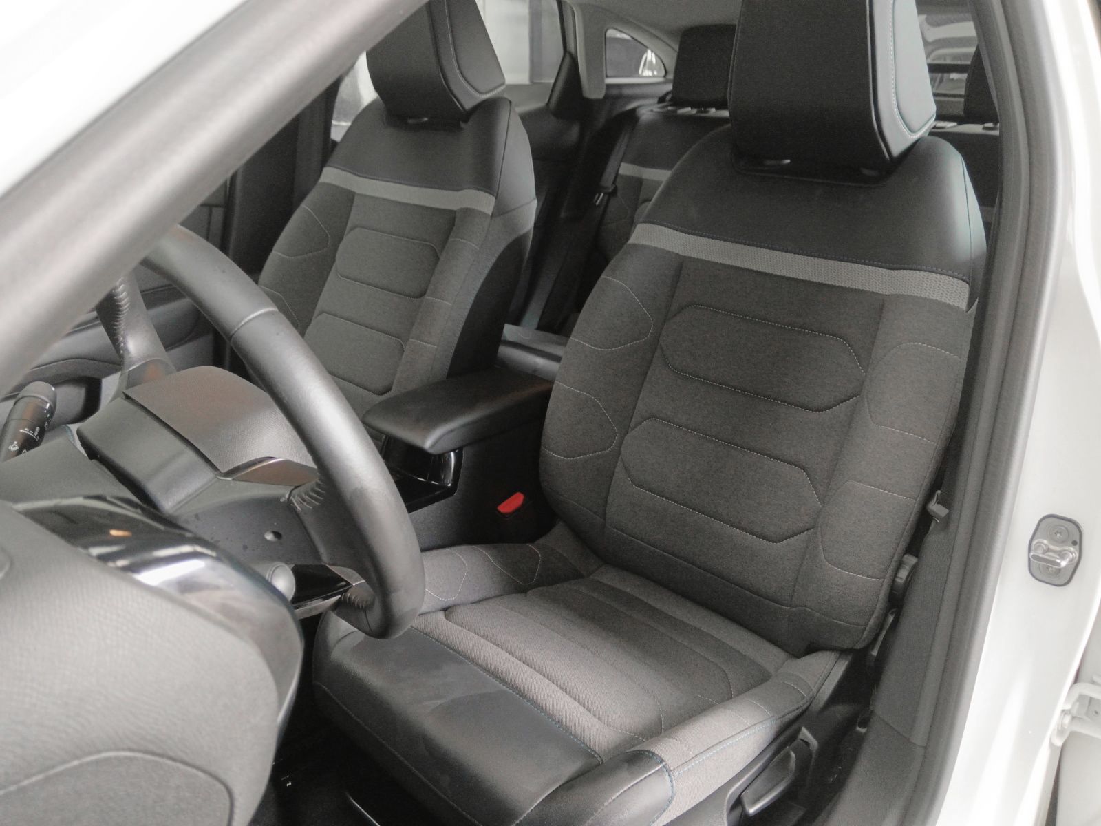 Citroën C4 PureTech 130 Plus - foto 24