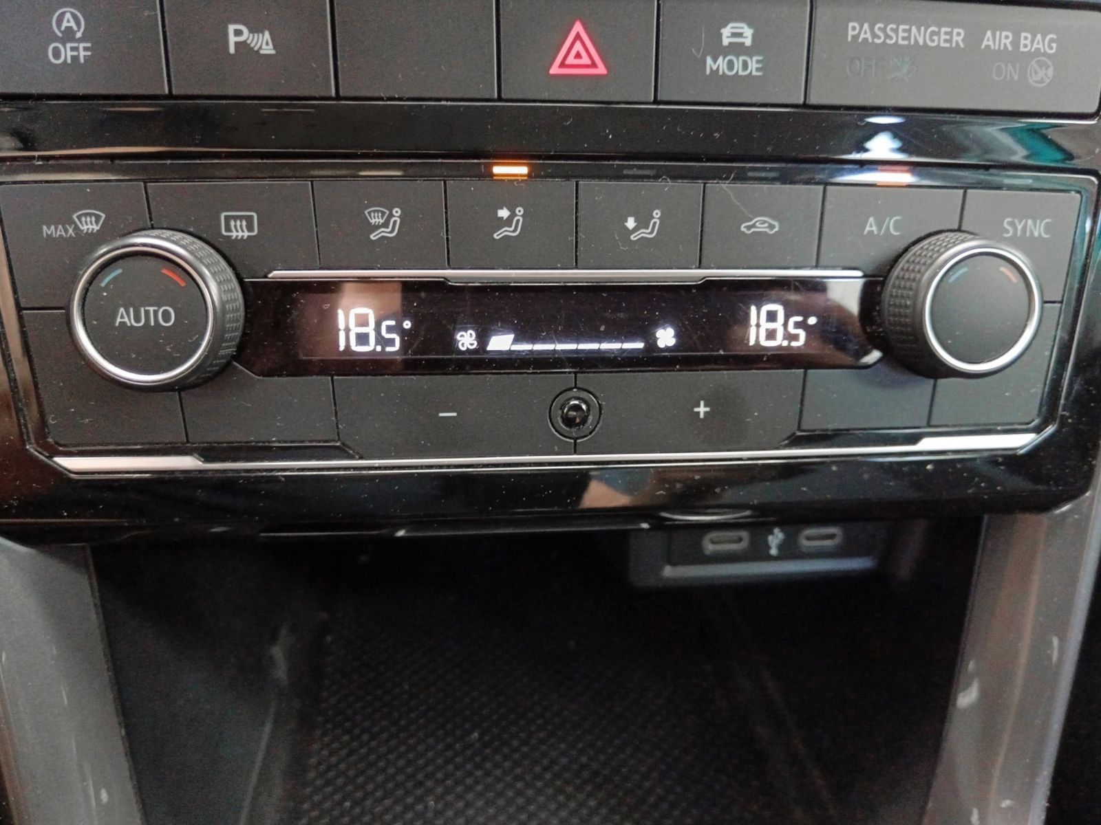 Volkswagen T-Cross Sport 1.0 TSI - foto 20