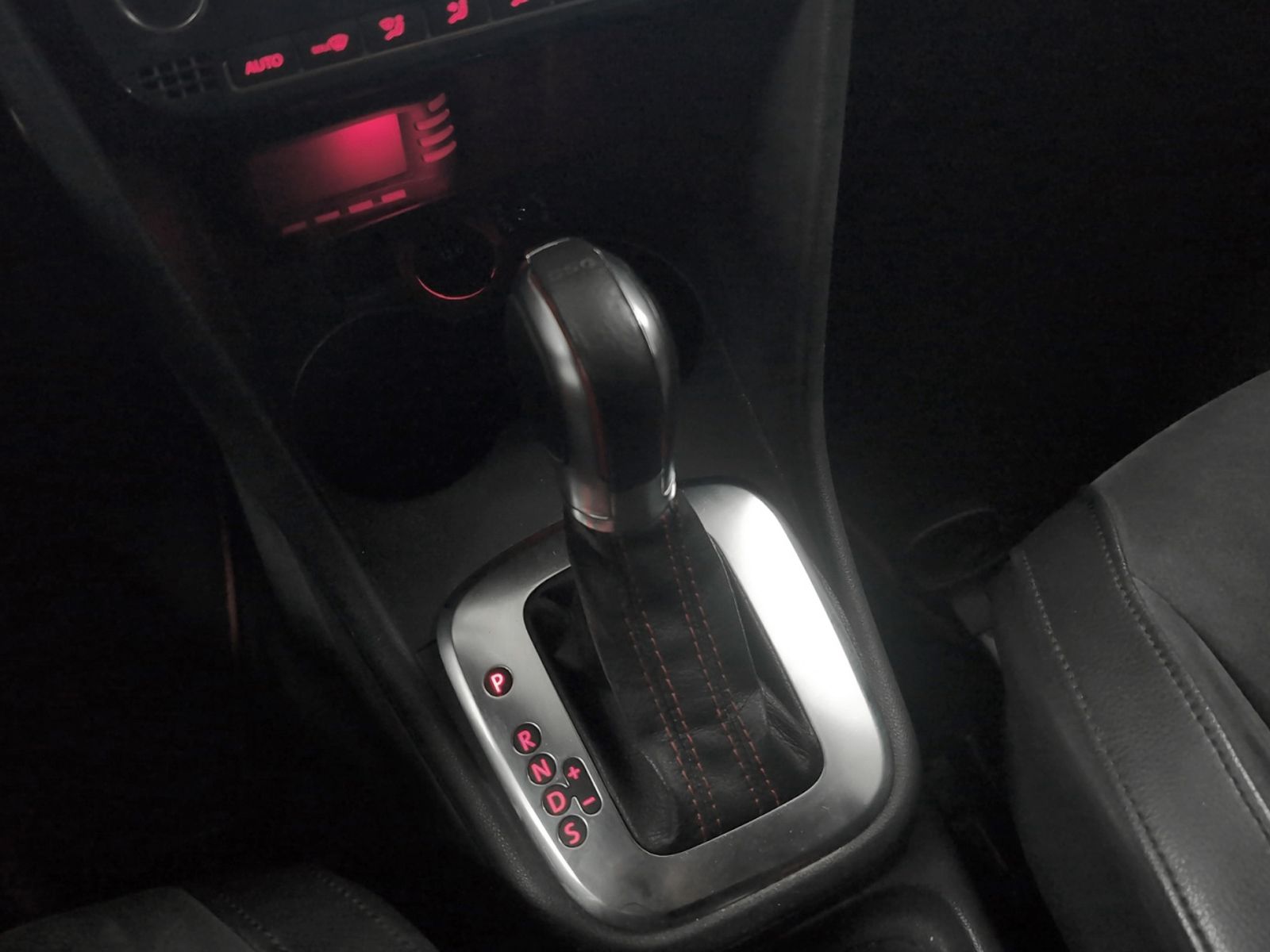 Volkswagen Polo GTI 1.4 TSI DSG - foto 16