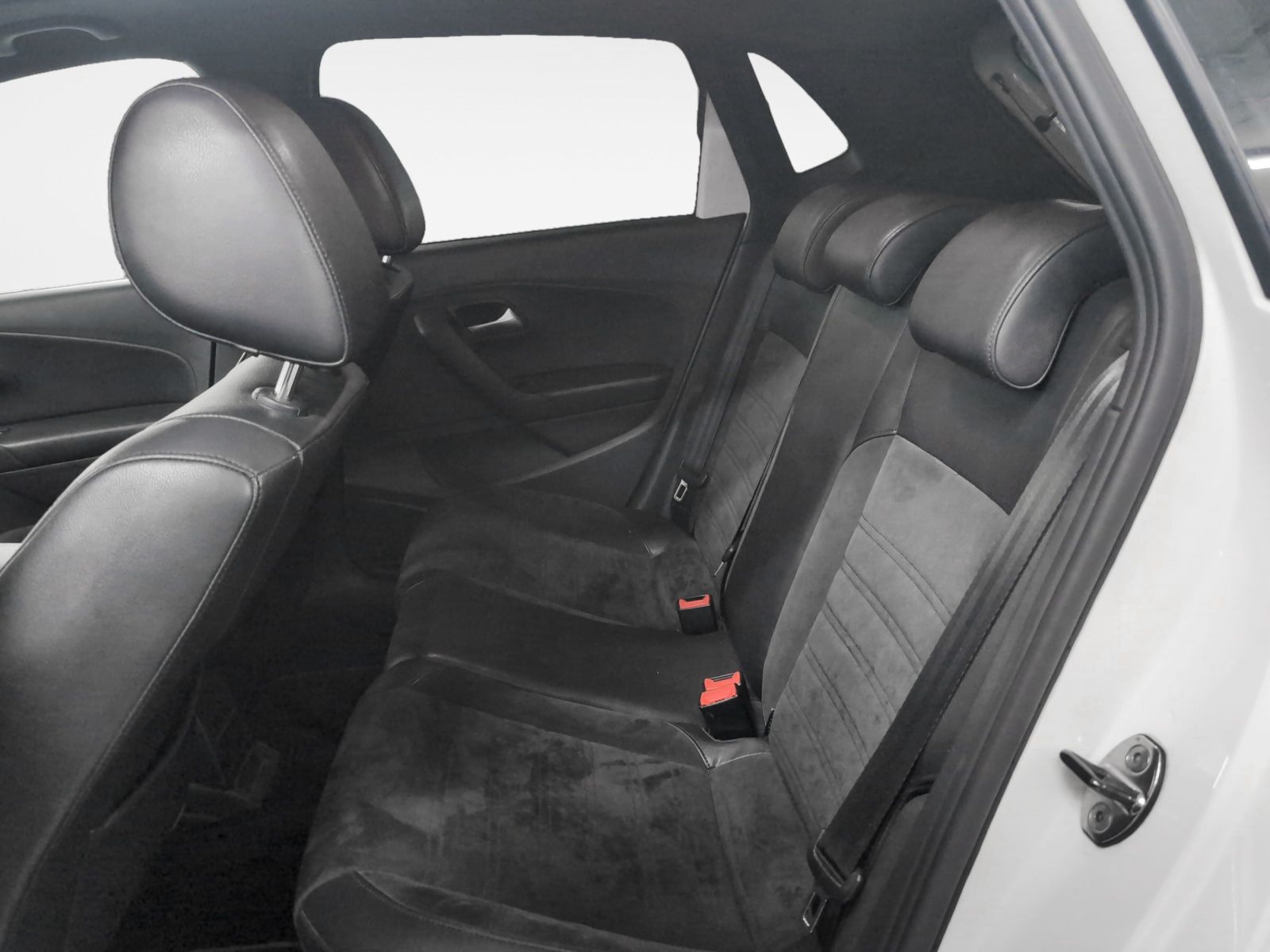 Volkswagen Polo GTI 1.4 TSI DSG - foto 12