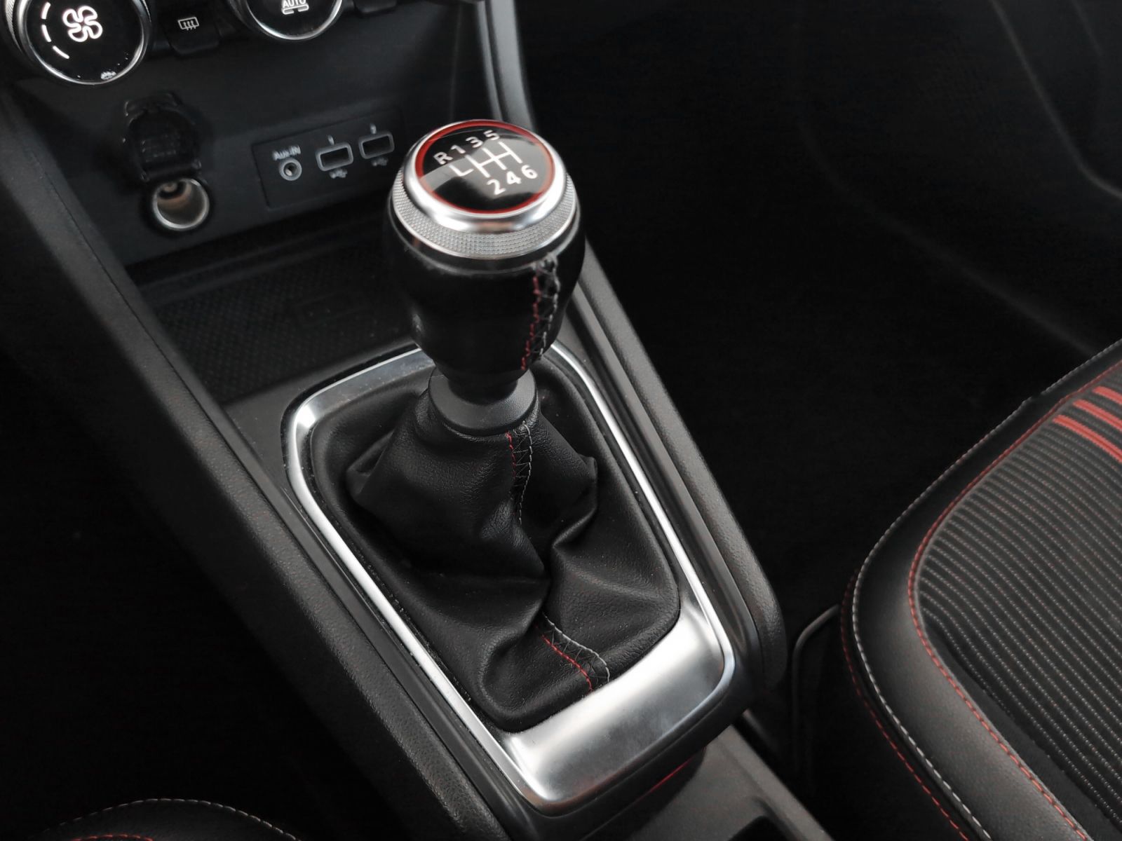 Renault Captur RS Line E-Tech Híbrido - foto 15