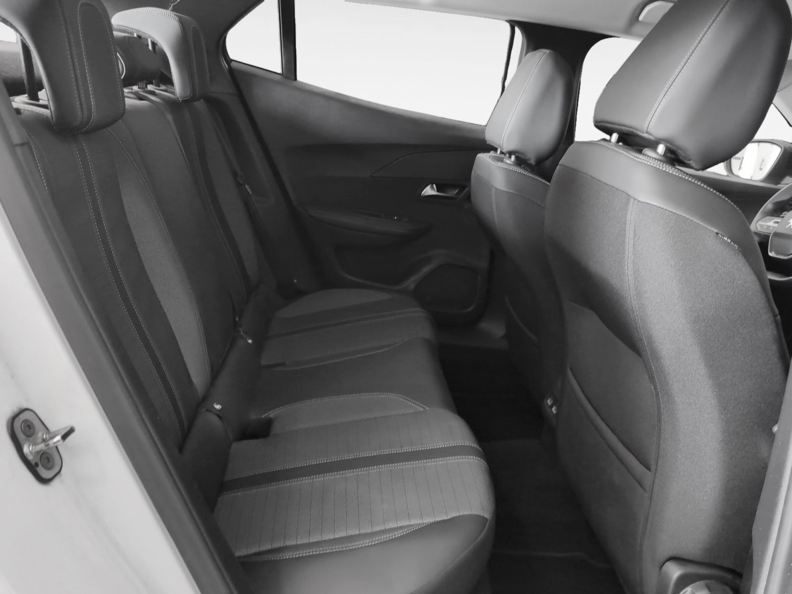Peugeot 2008 BlueHDi 110 Allure - foto 12