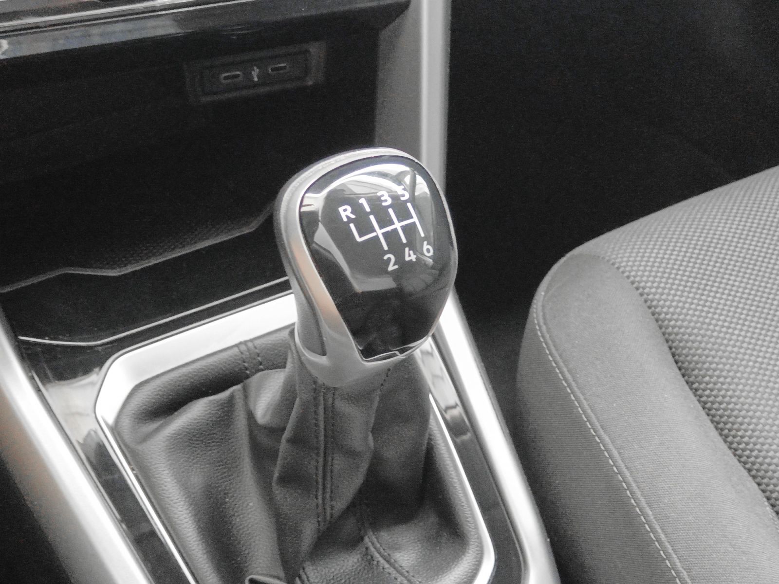 Volkswagen T-Roc Life 2.0 TDI - foto 14