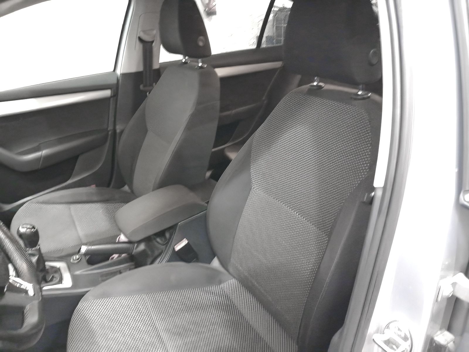 Škoda Octavia 1.6 TDI CR Ambition - foto 22