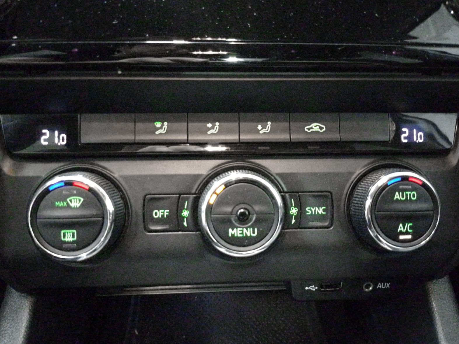 Škoda Octavia 1.6 TDI CR Ambition - foto 21