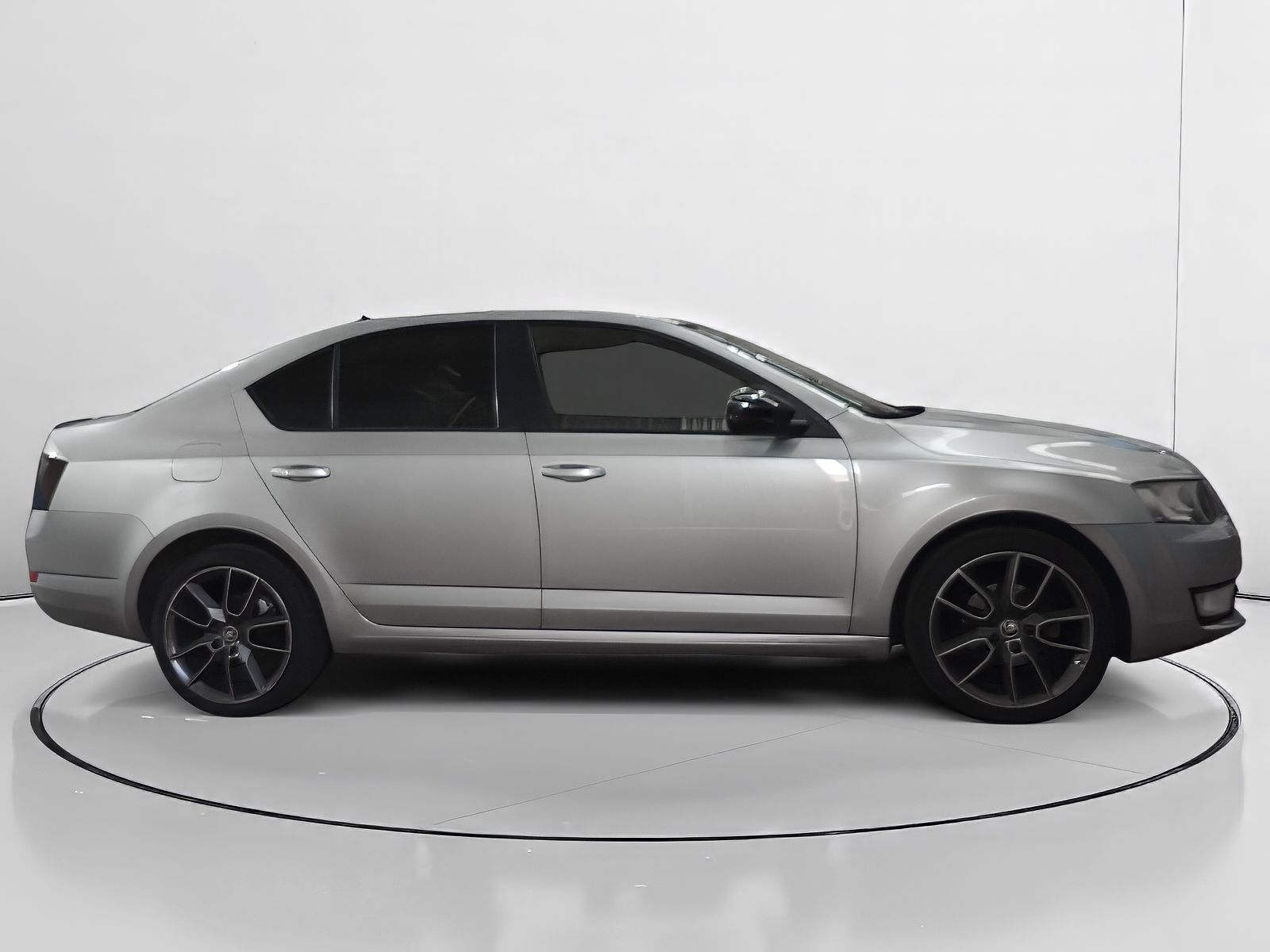 Škoda Octavia 1.6 TDI CR Ambition - foto 2