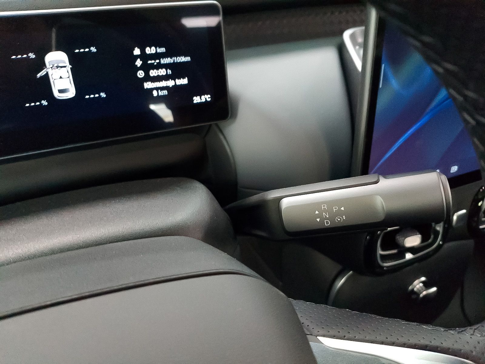 GAC Aion UT Luxury - foto 17