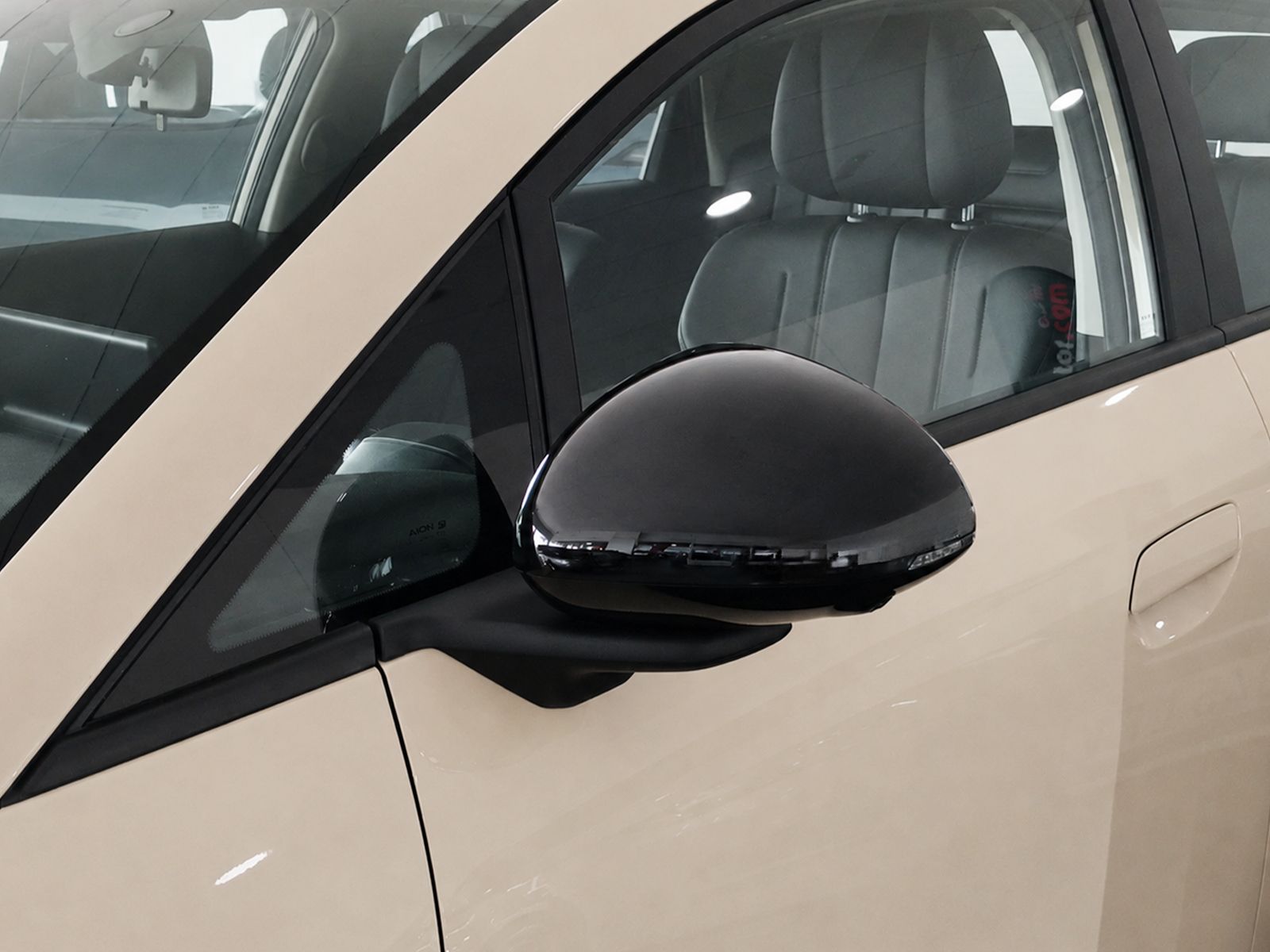GAC Aion UT Premium - foto 24