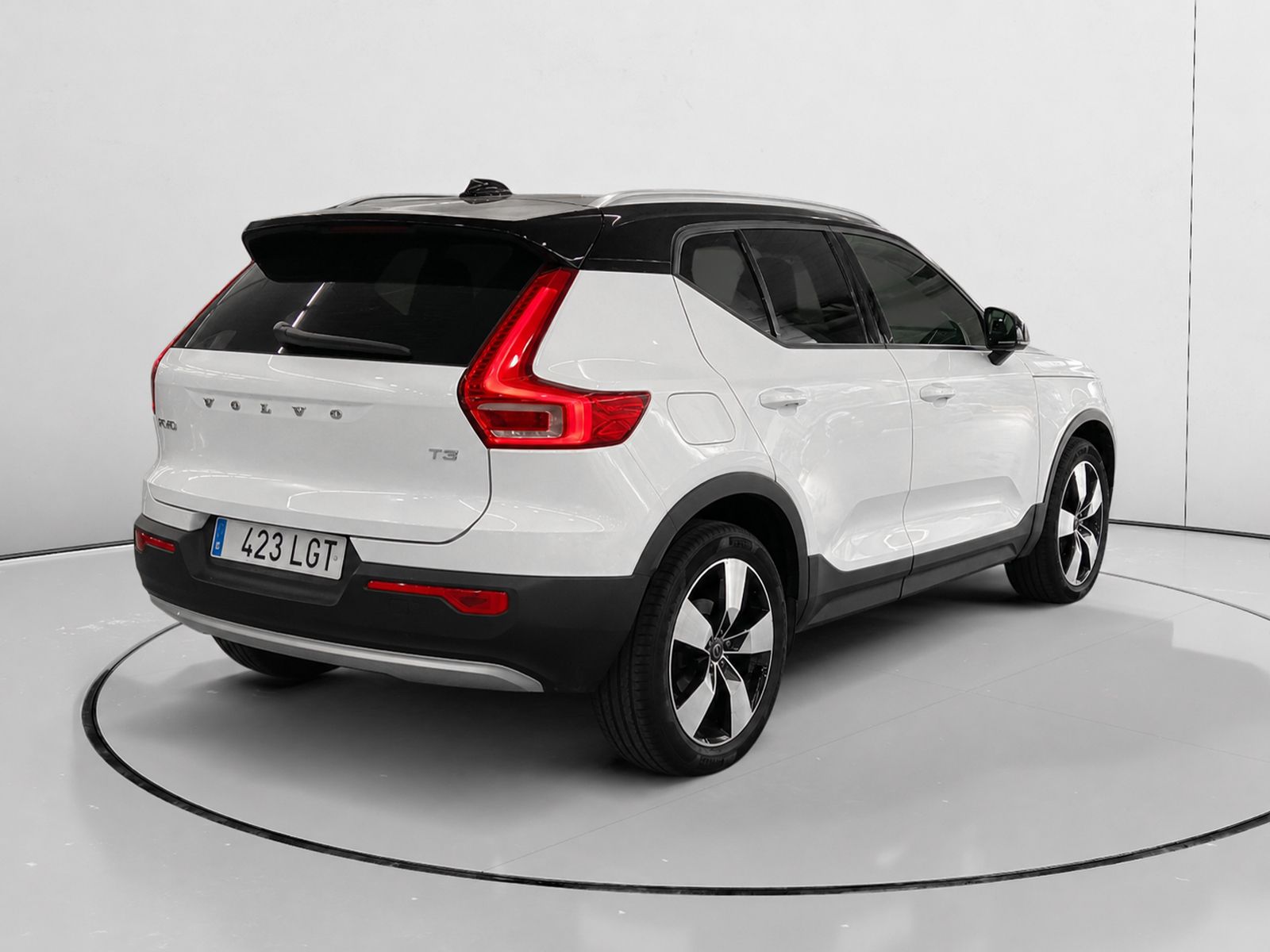 Volvo XC40 T3 Momentum - foto 3