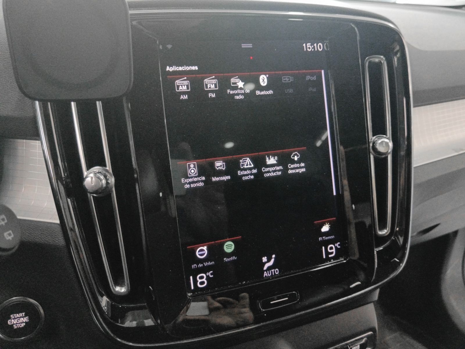 Volvo XC40 T3 Momentum - foto 17