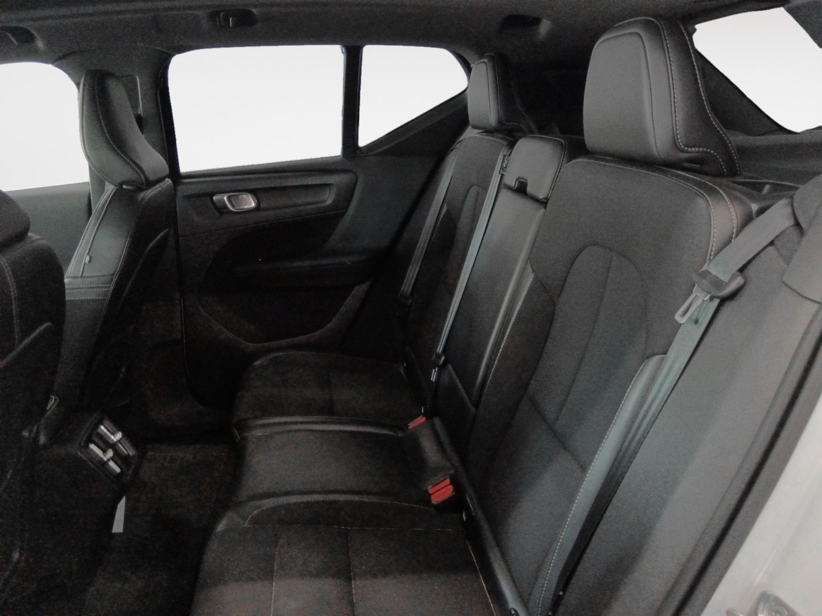 Volvo XC40 T3 Momentum - foto 12