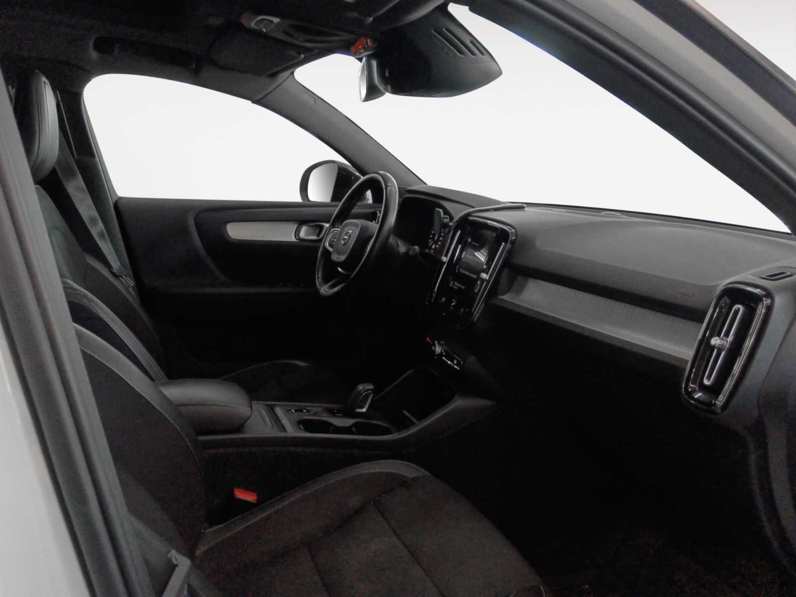 Volvo XC40 T3 Momentum - foto 13