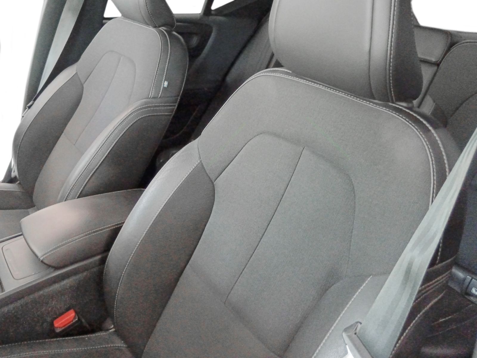 Volvo XC40 T3 Momentum - foto 24