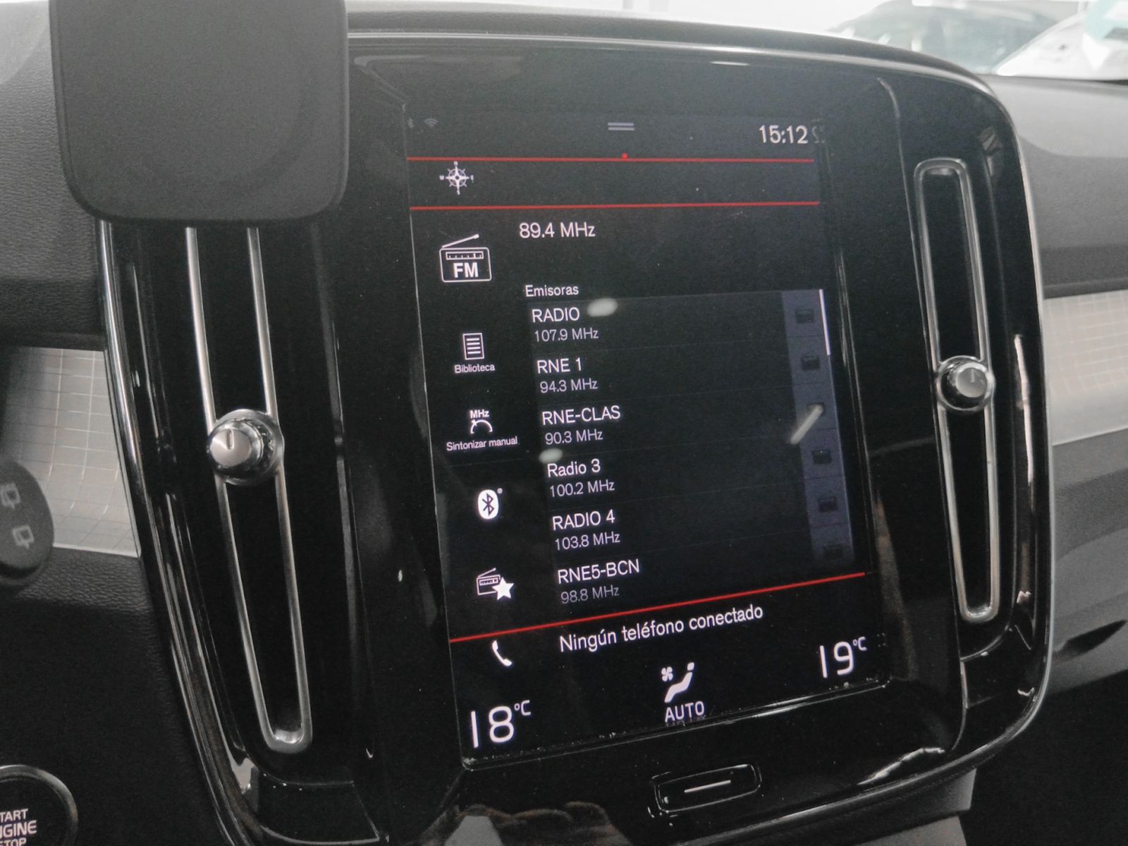 Volvo XC40 T3 Momentum - foto 19
