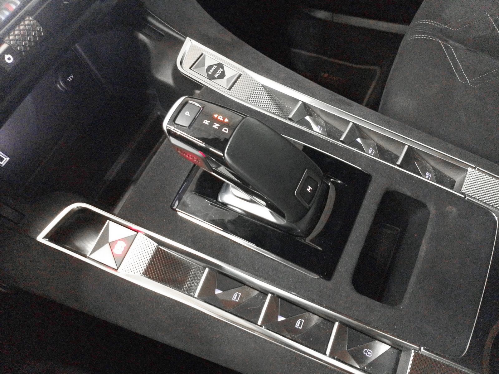 DS DS 7 Crossback BlueHDi 130 Performance Line - foto 16