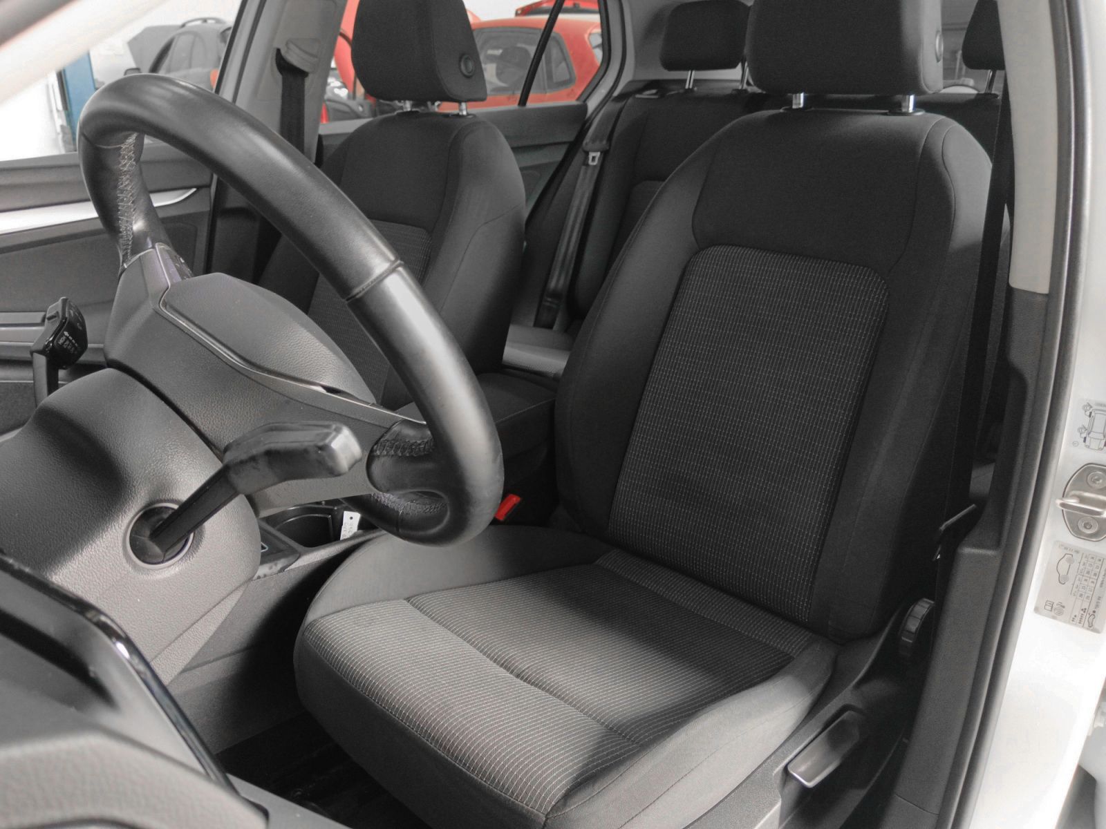 Volkswagen Golf 2.0 TDI - foto 22