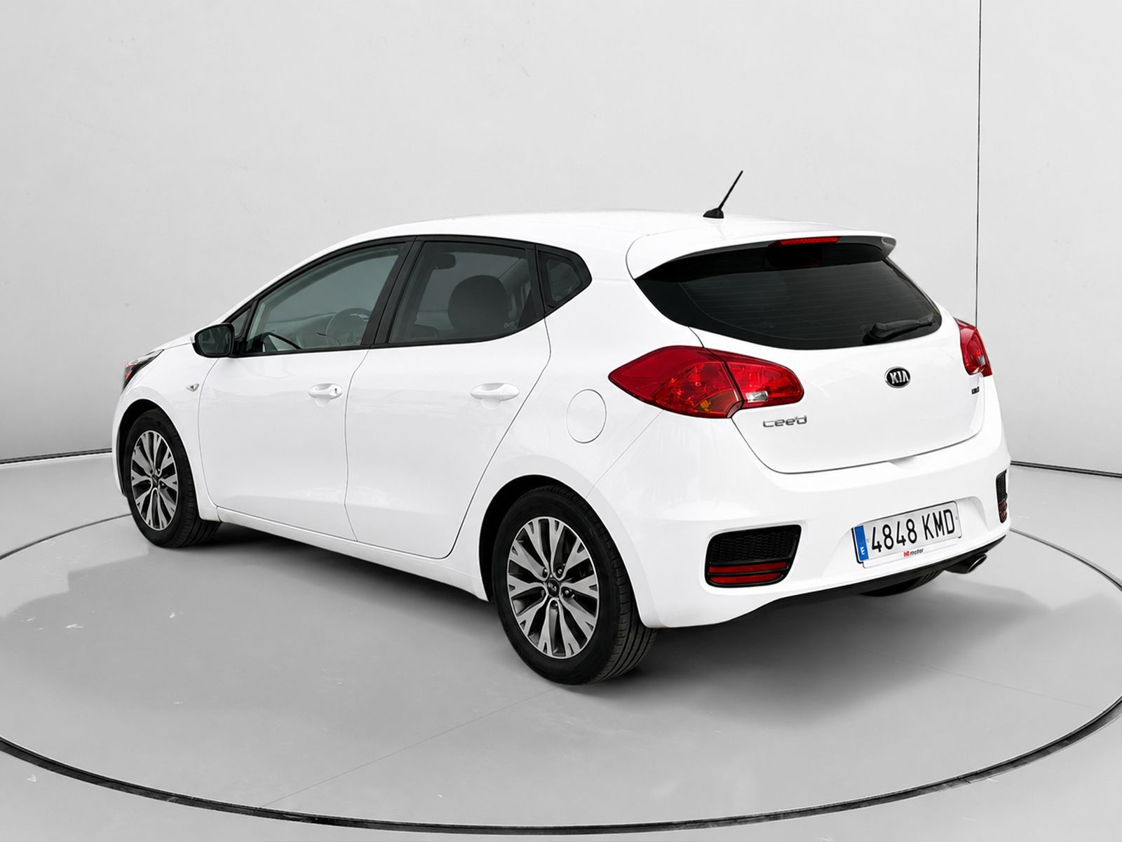 Kia Ceed 1.4 CRDi WGT Concept Plus - foto 5