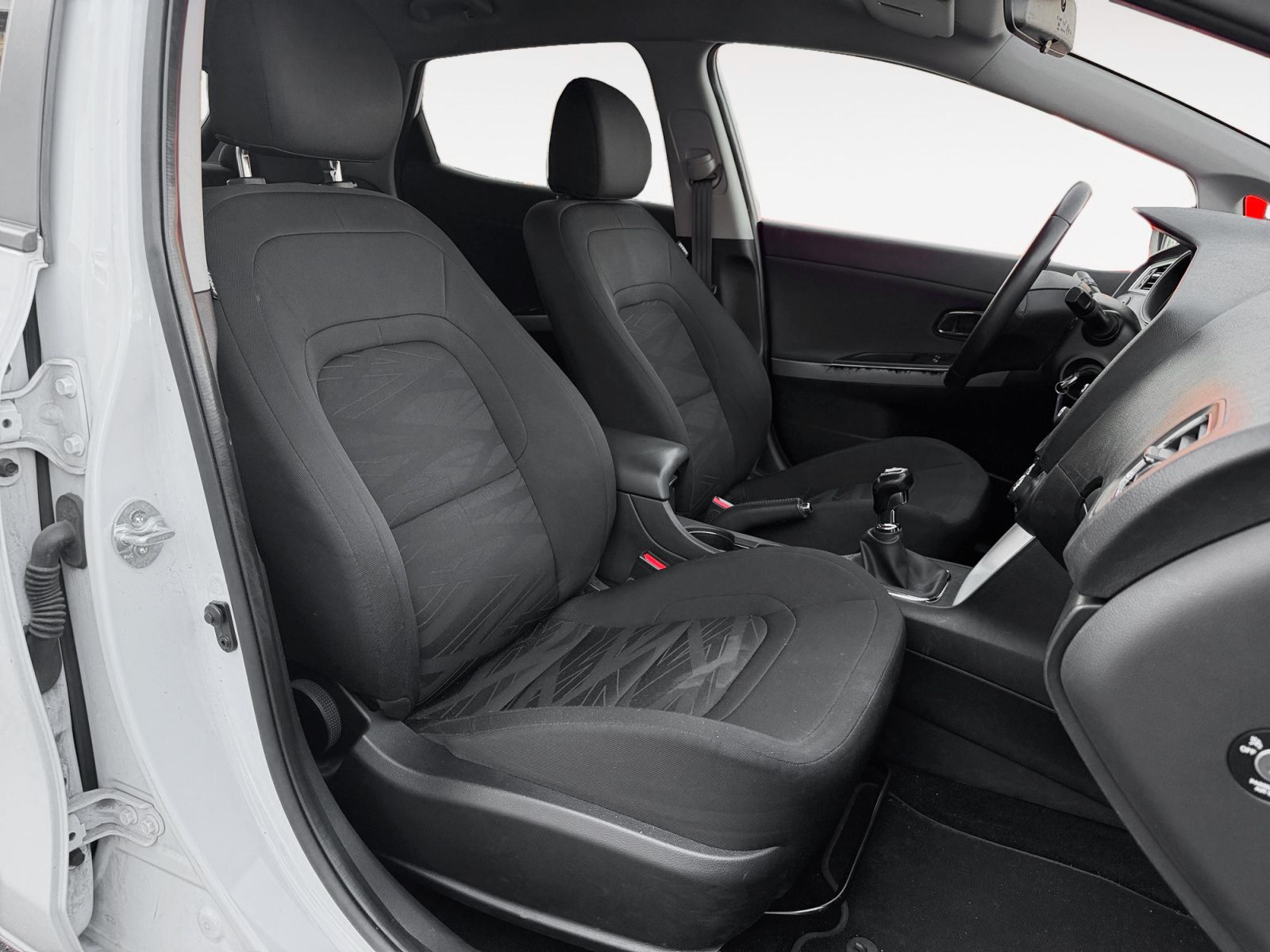 Kia Ceed 1.4 CRDi WGT Concept Plus - foto 13