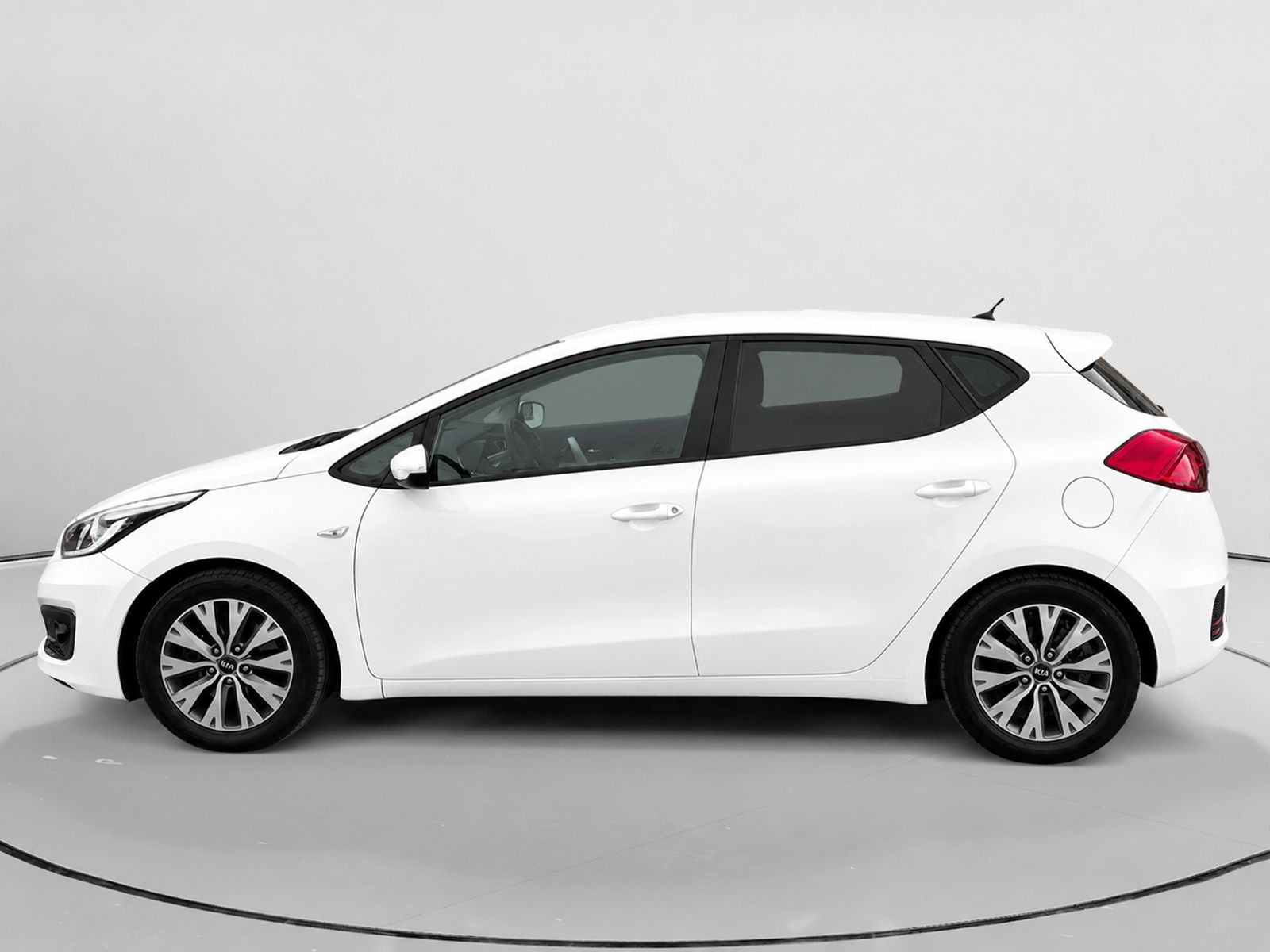 Kia Ceed 1.4 CRDi WGT Concept Plus - foto 6