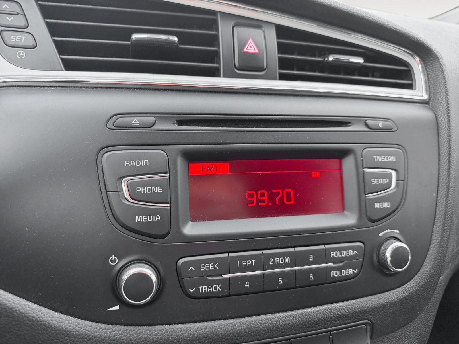 Kia Ceed 1.4 CRDi WGT Concept Plus - foto 18