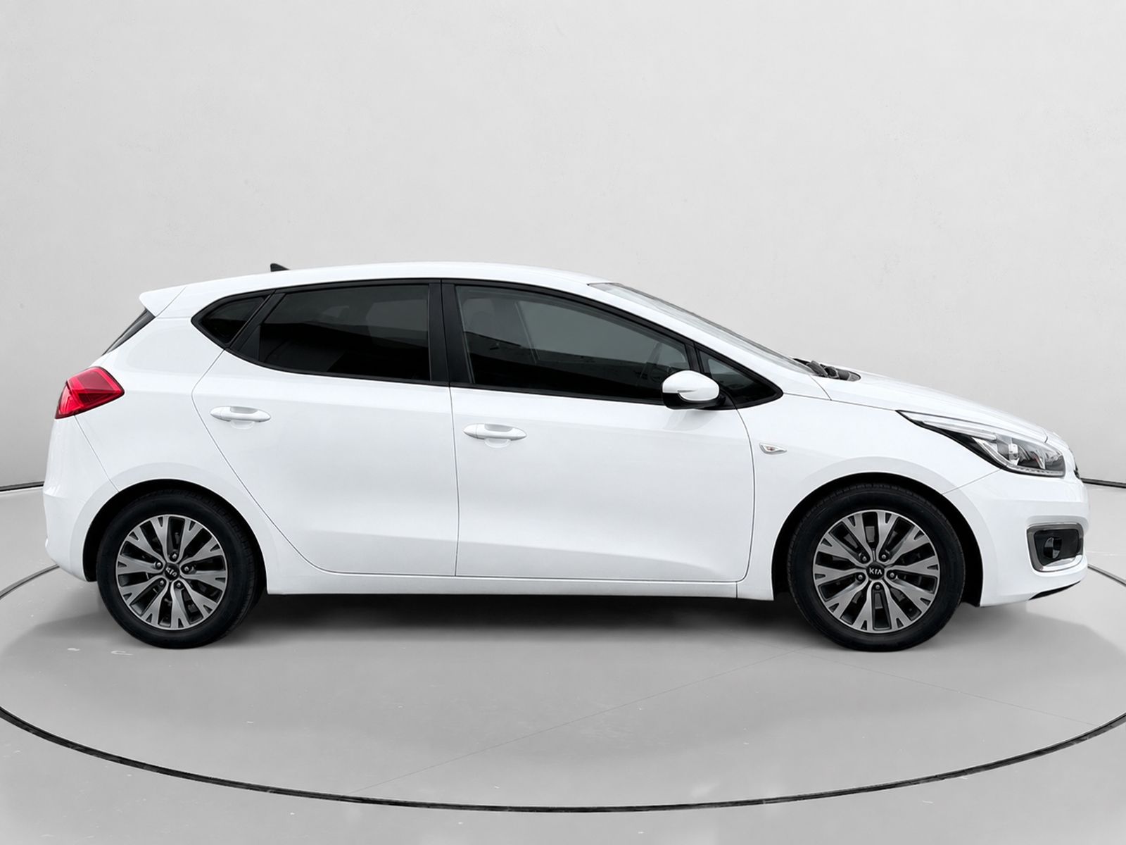 Kia Ceed 1.4 CRDi WGT Concept Plus - foto 2