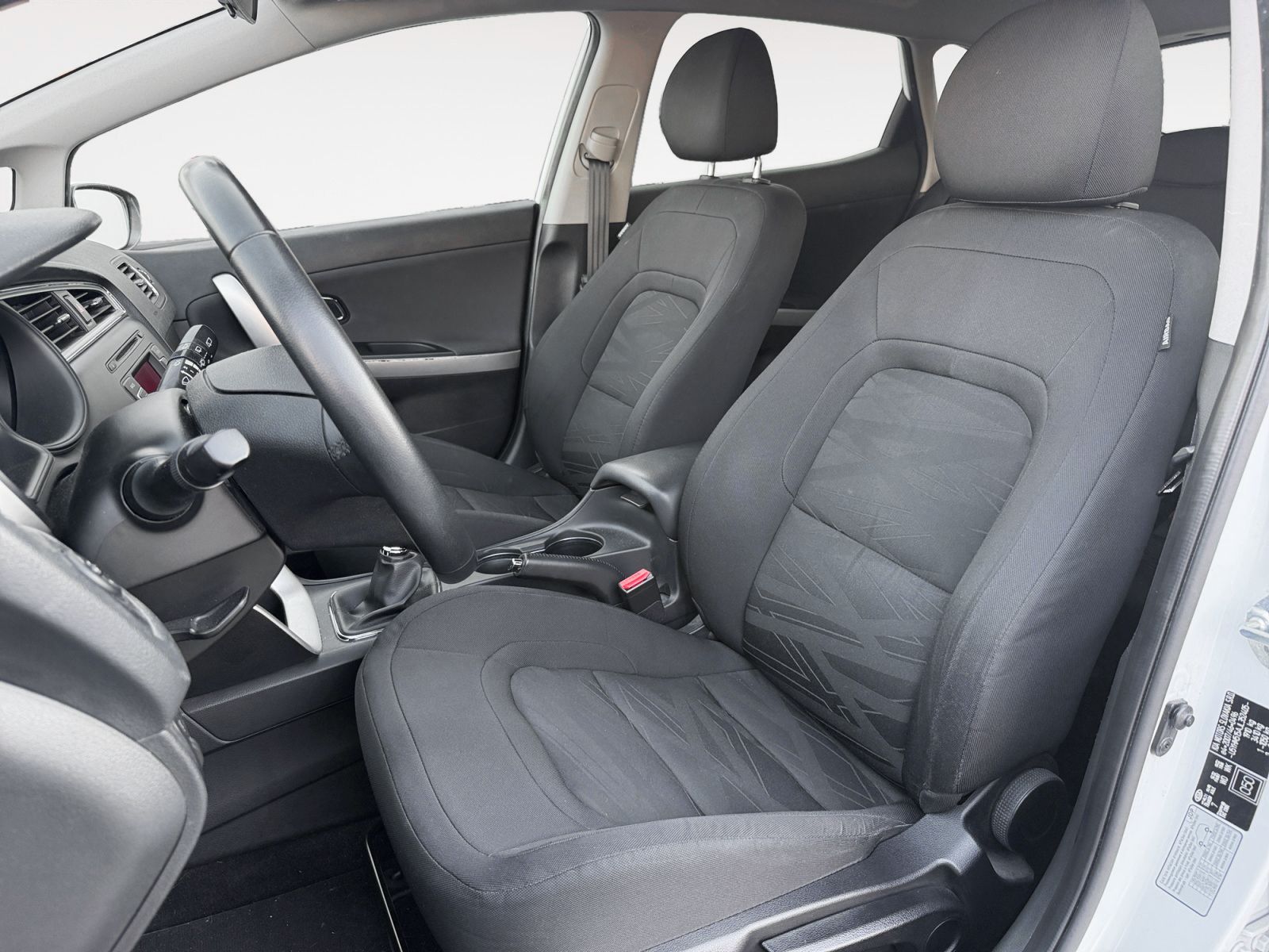 Kia Ceed 1.4 CRDi WGT Concept Plus - foto 11