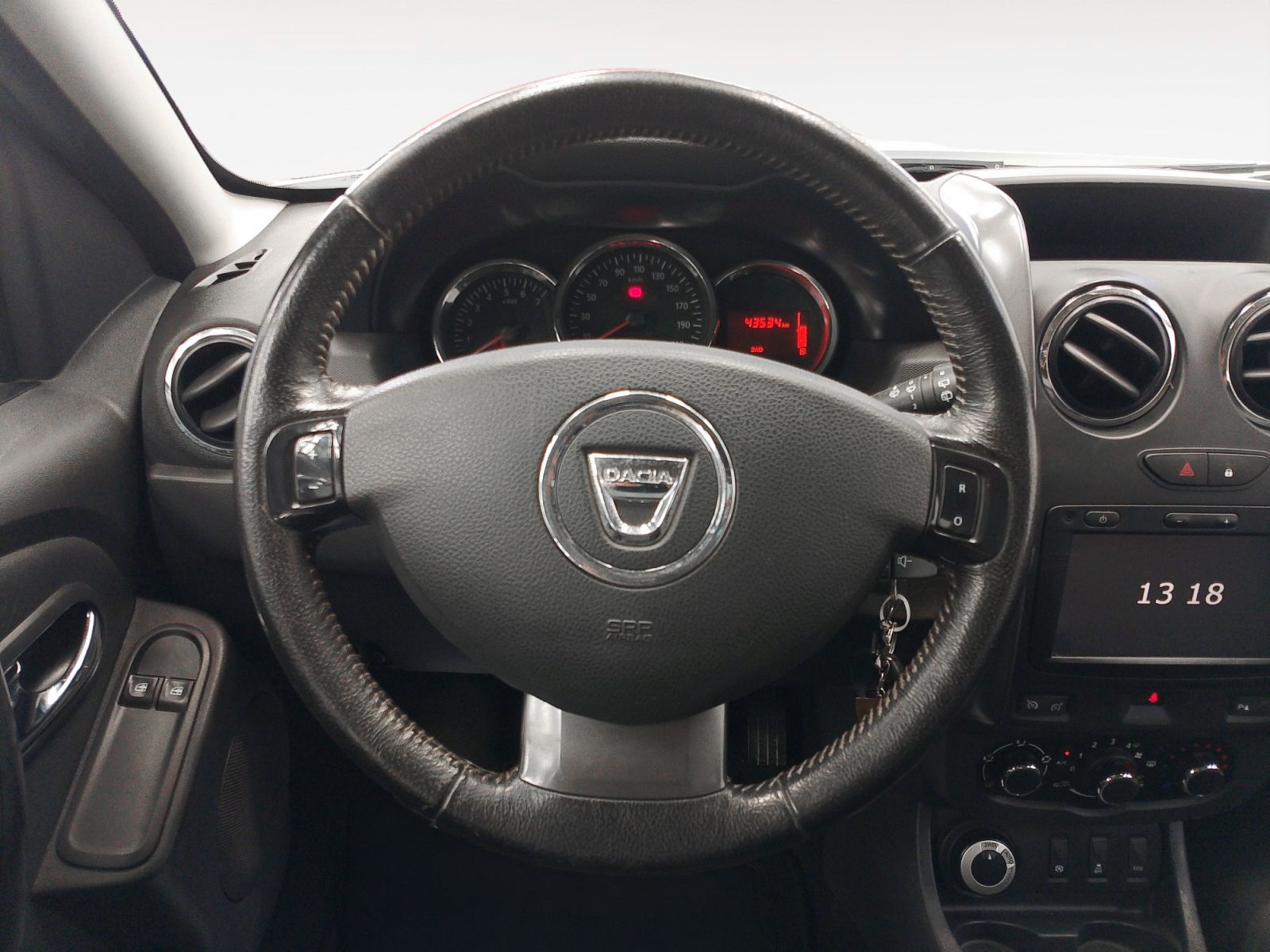 Dacia Duster Laureate TCe 4x4 - foto 10