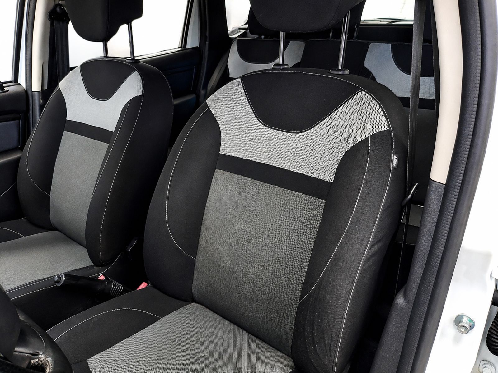 Dacia Duster Laureate TCe 4x4 - foto 23