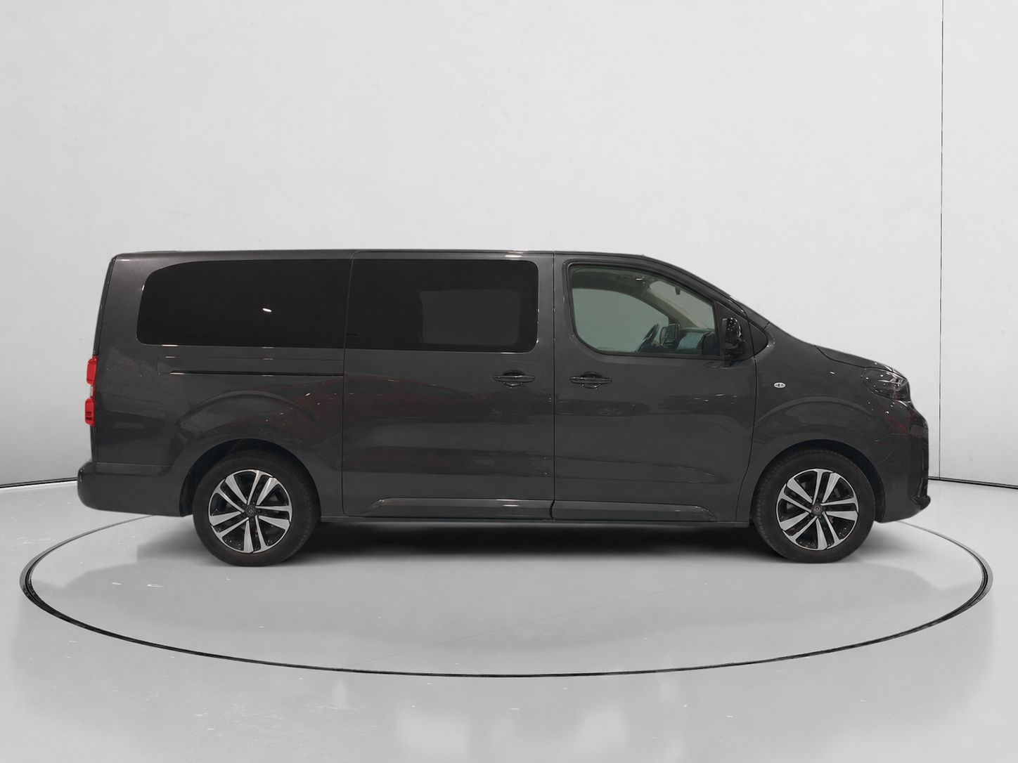 Peugeot Traveller BlueHDi Business Long EAT8 - foto 2