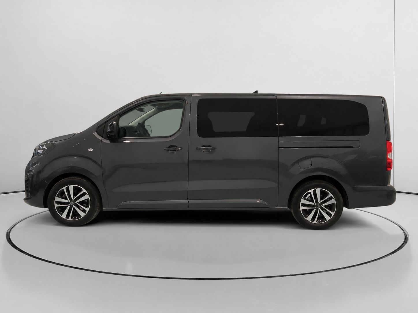 Peugeot Traveller BlueHDi Business Long EAT8 - foto 6