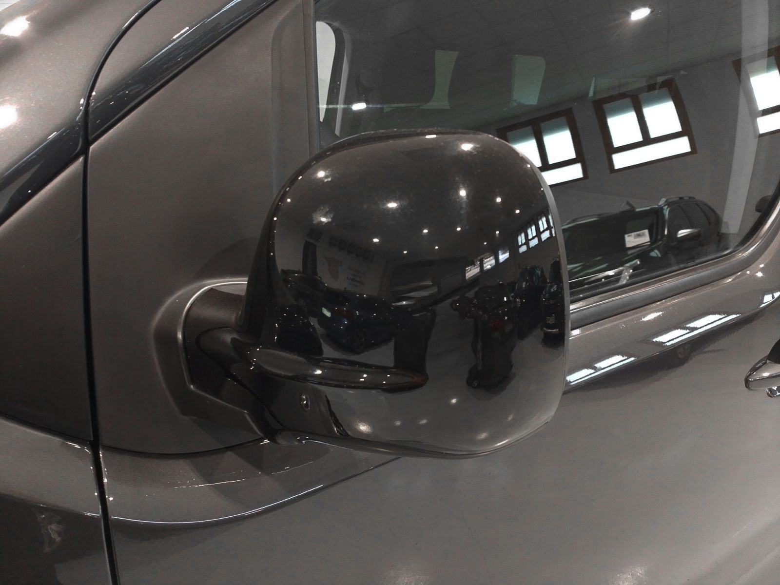 Peugeot Traveller BlueHDi Business Long EAT8 - foto 23