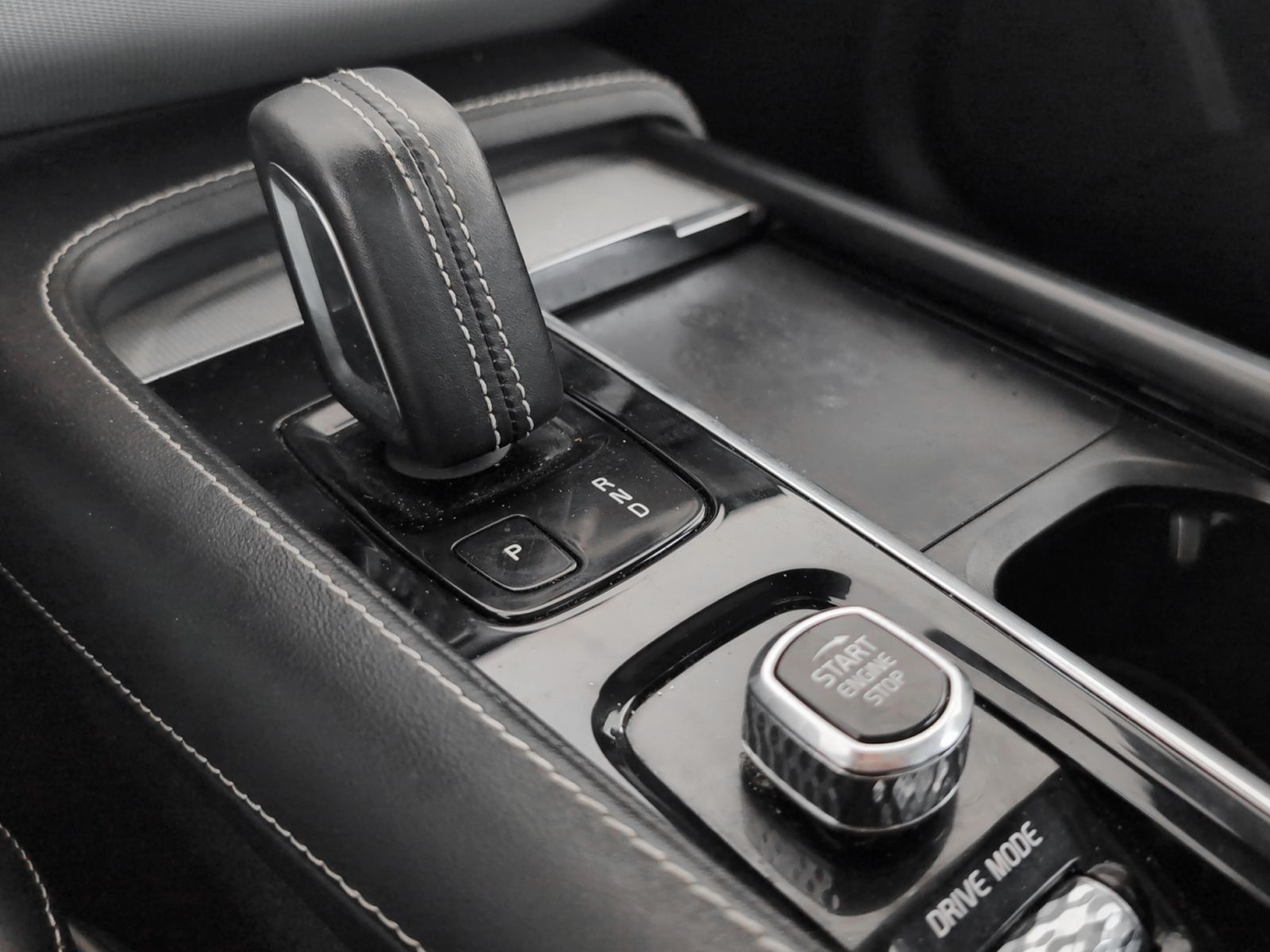 Volvo XC90 B5 D R-Design AWD - foto 17