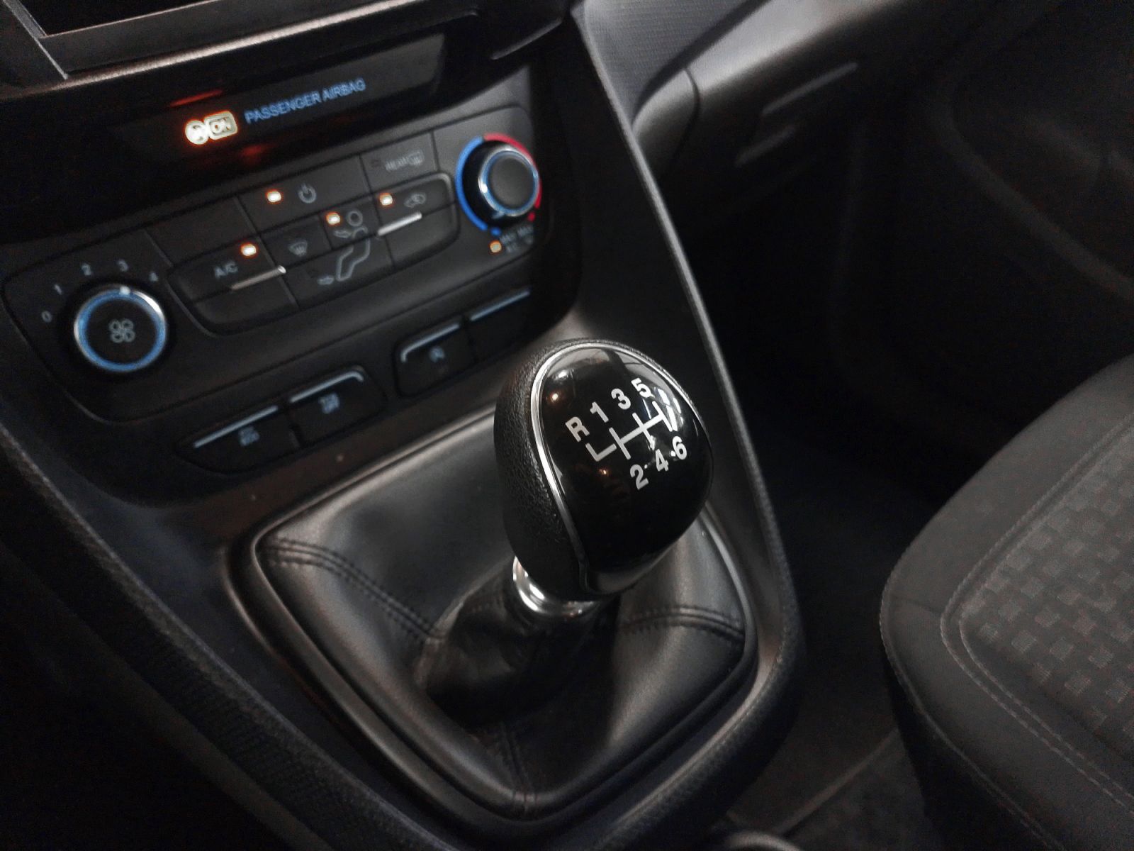 Ford Tourneo Connect 1.5 TDCi Trend - foto 15