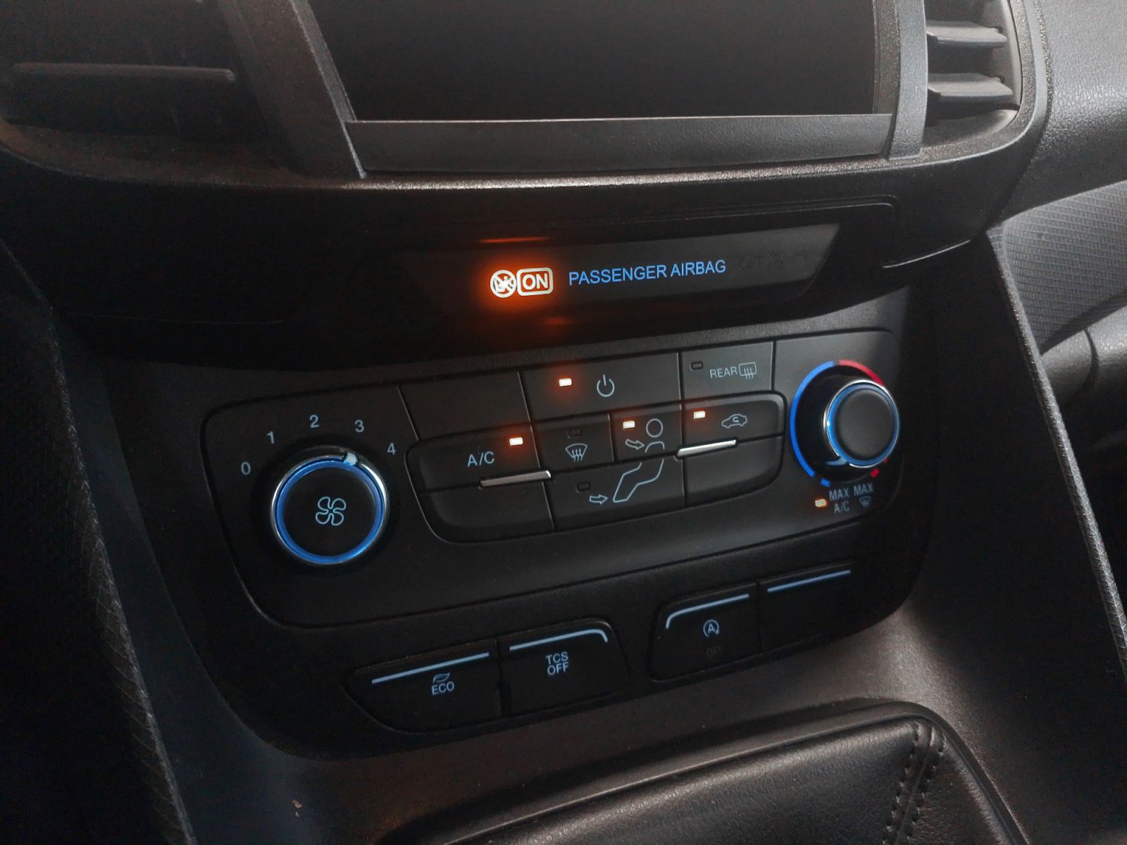 Ford Tourneo Connect 1.5 TDCi Trend - foto 20