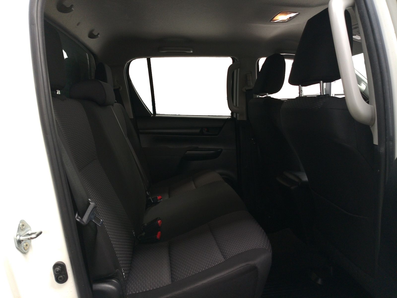 Toyota Hilux 2.4 D-4D Doble Cabina GX - foto 13