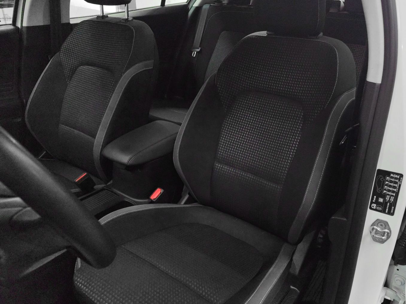 Ford Focus 1.5 EcoBlue Trend+ - foto 22
