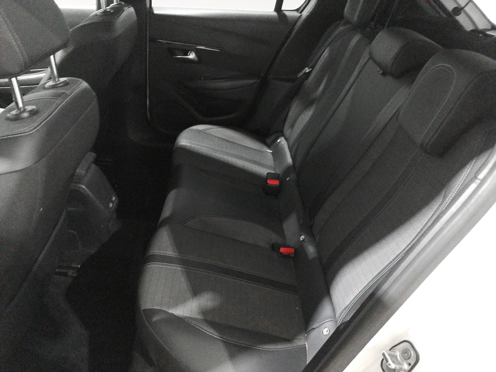 Peugeot 208 BlueHDi 100 Allure - foto 11