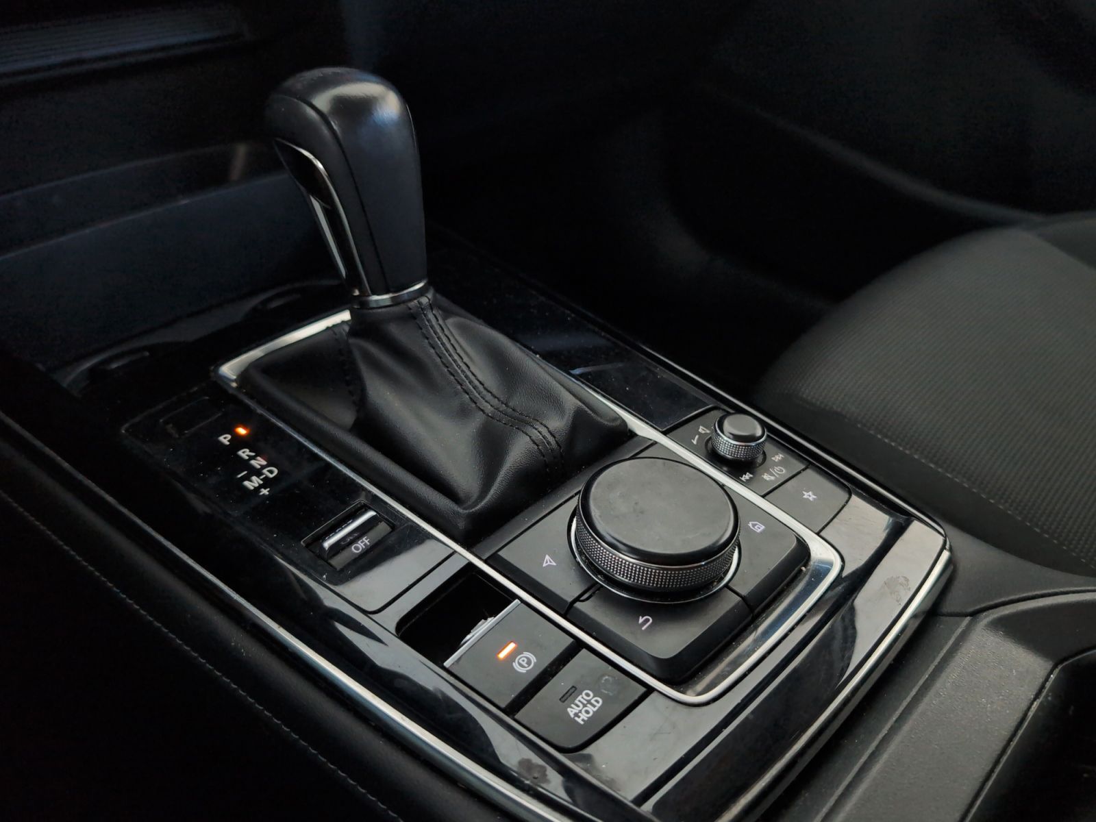 Mazda CX-30 2.0 Skyactiv-X Evolution 2WD - foto 16