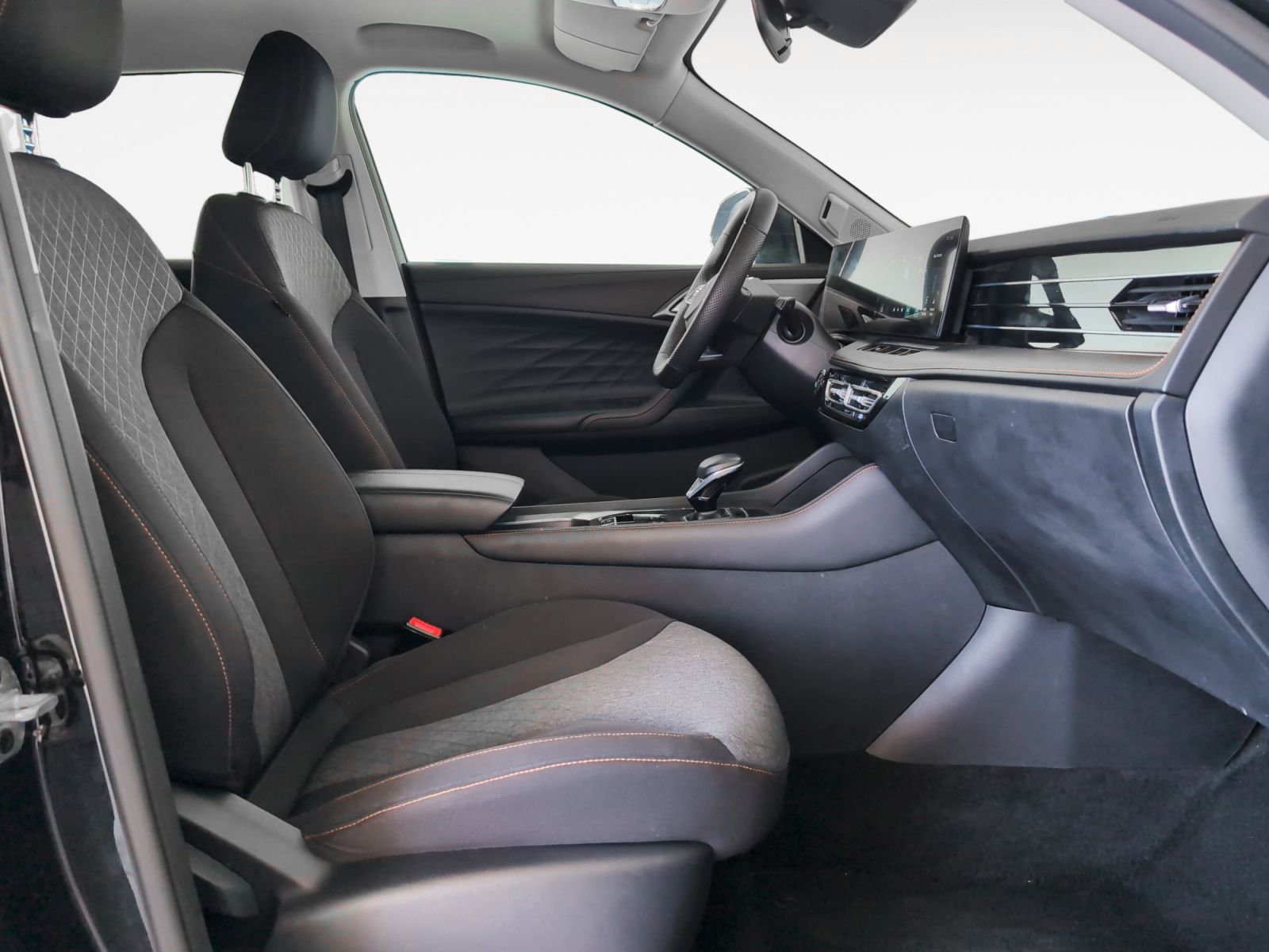 MG HS 1.5 T-GDi Comfort DCT - foto 12