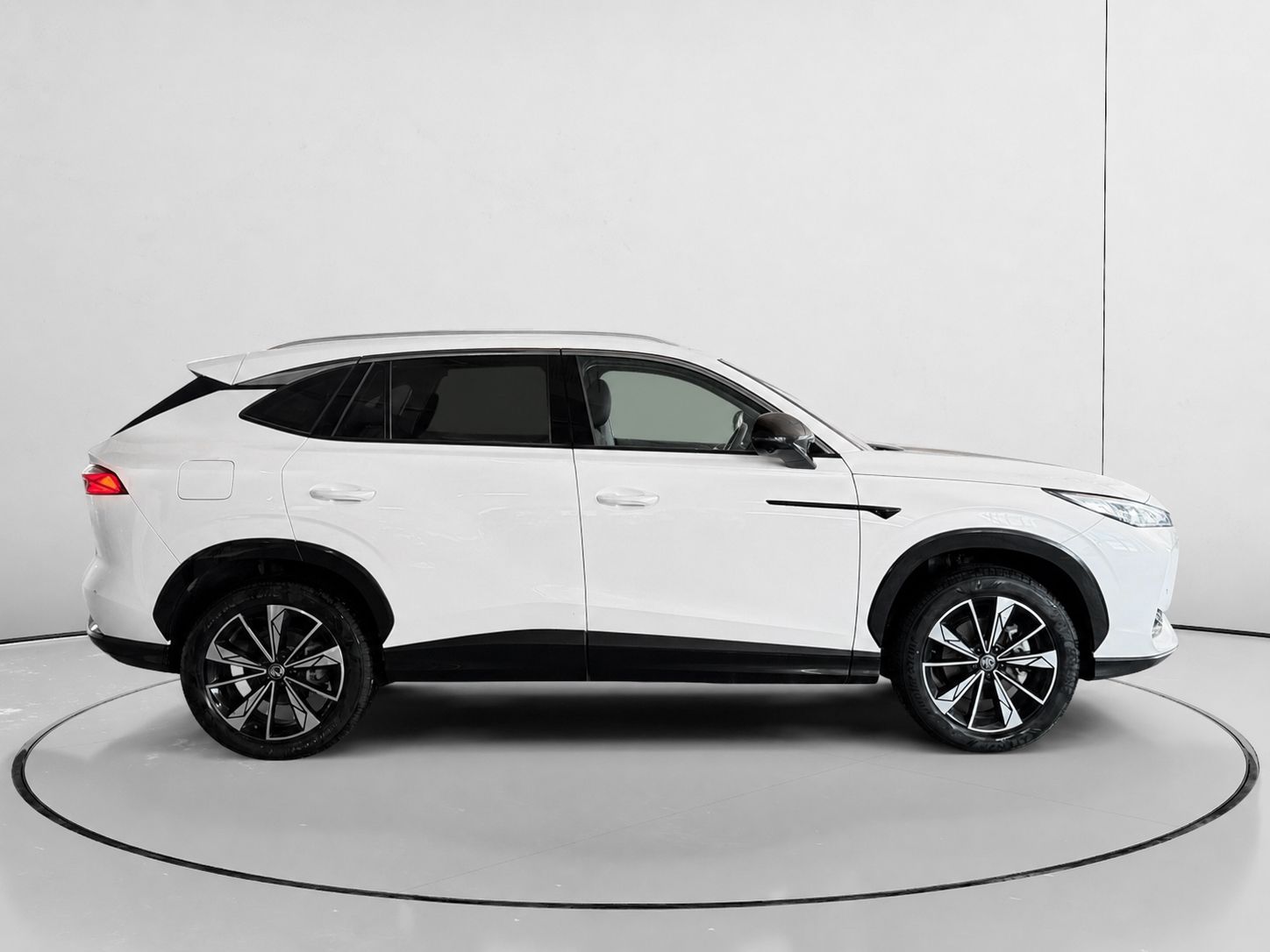 MG HS 1.5 T-GDi Luxury DCT - foto 2