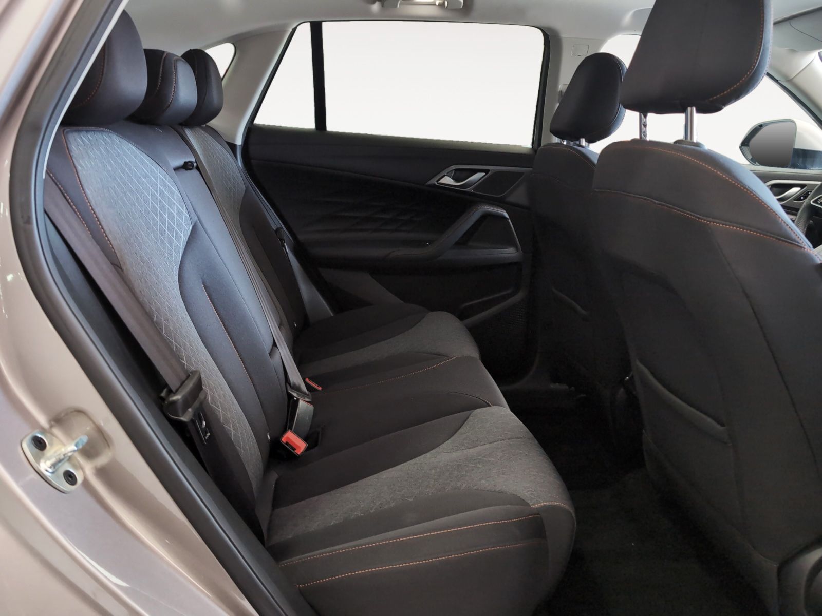 MG HS 1.5 T-GDi Comfort DCT - foto 11