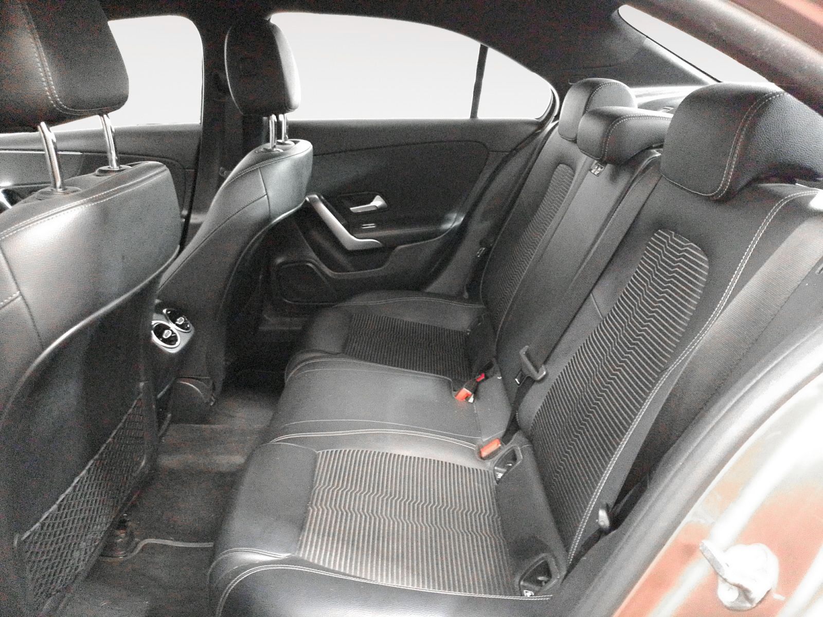 Mercedes-Benz Clase A 180 d Sedán - foto 12