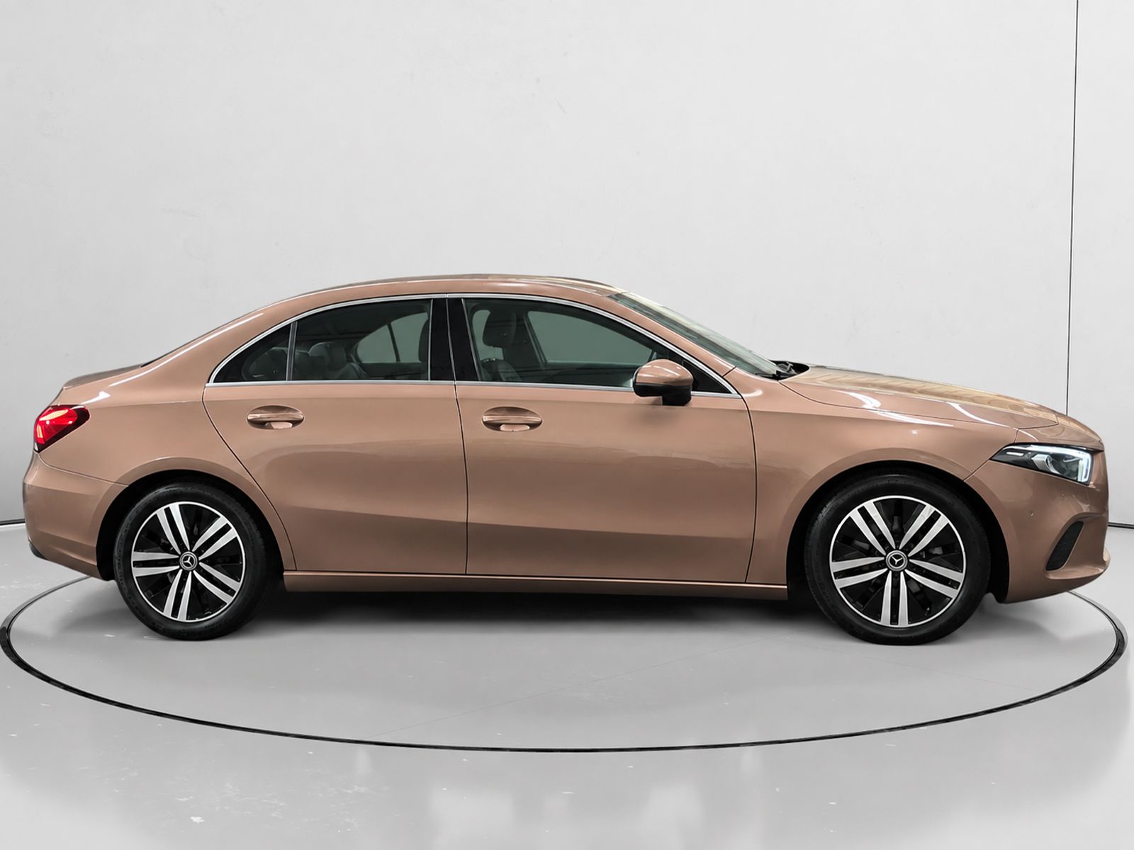 Mercedes-Benz Clase A 180 d Sedán - foto 2