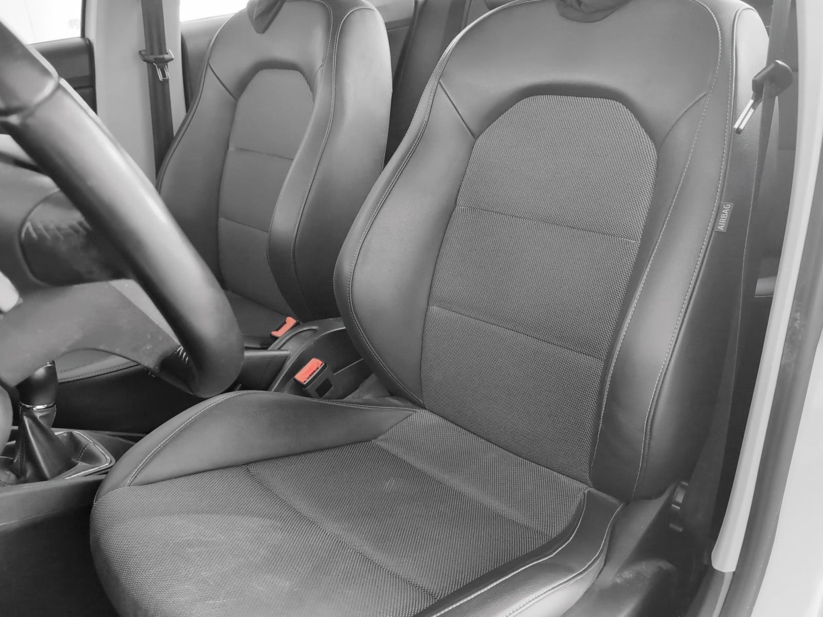 SEAT Ibiza 1.4 TDI Style Connect - foto 22