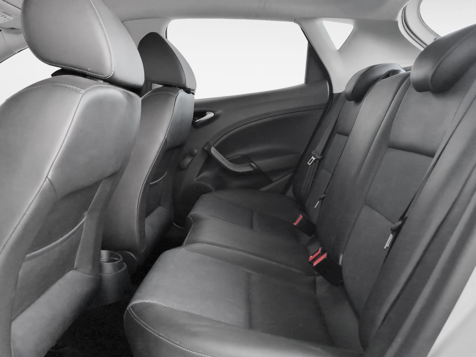 SEAT Ibiza 1.4 TDI Style Connect - foto 12