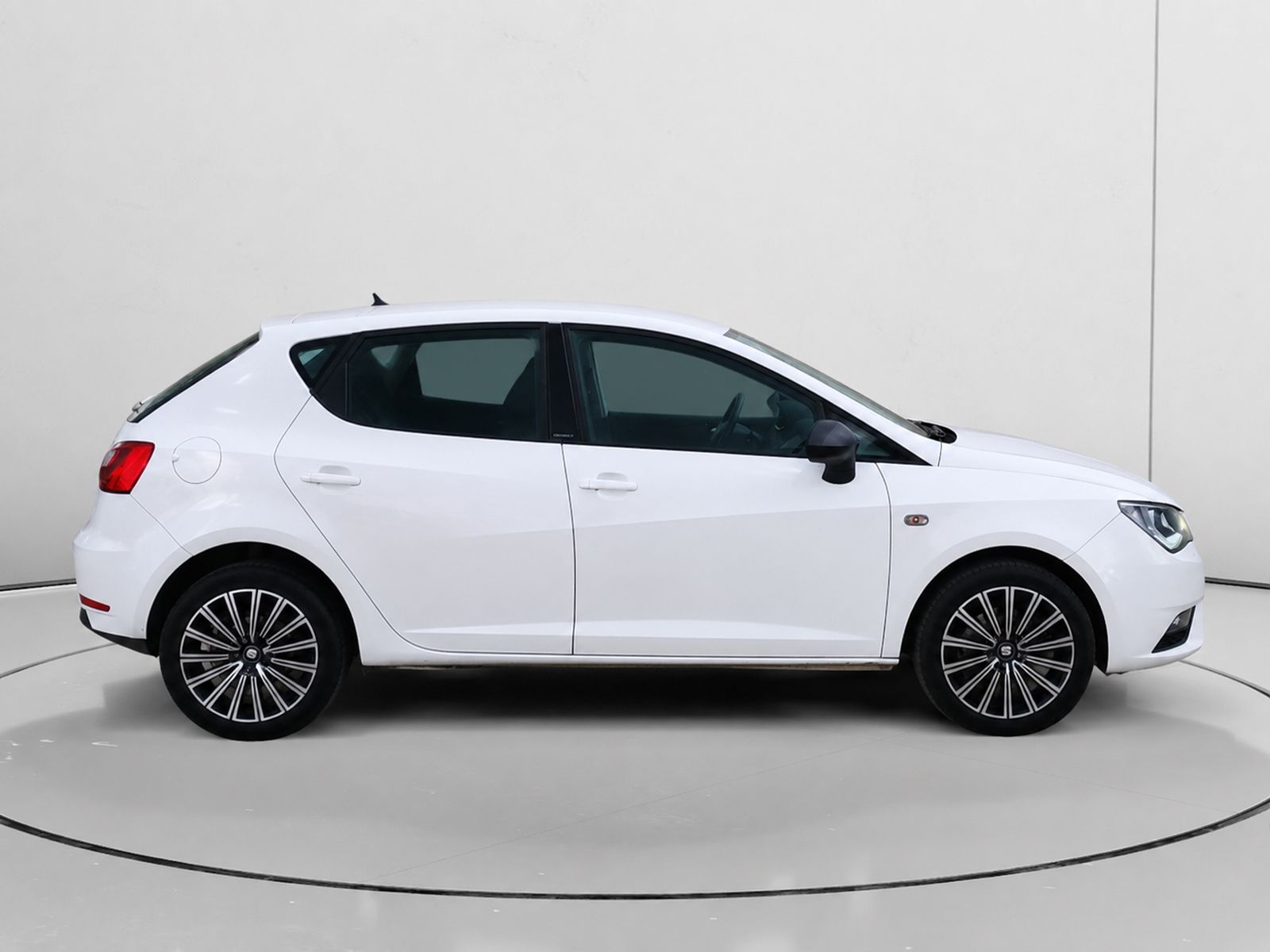 SEAT Ibiza 1.4 TDI Style Connect - foto 2