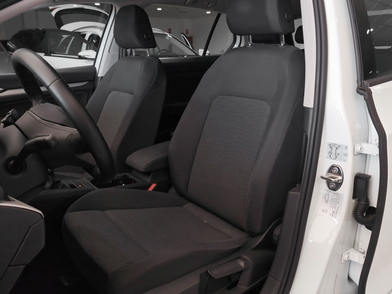 Volkswagen Golf 2.0 TDI - foto 21