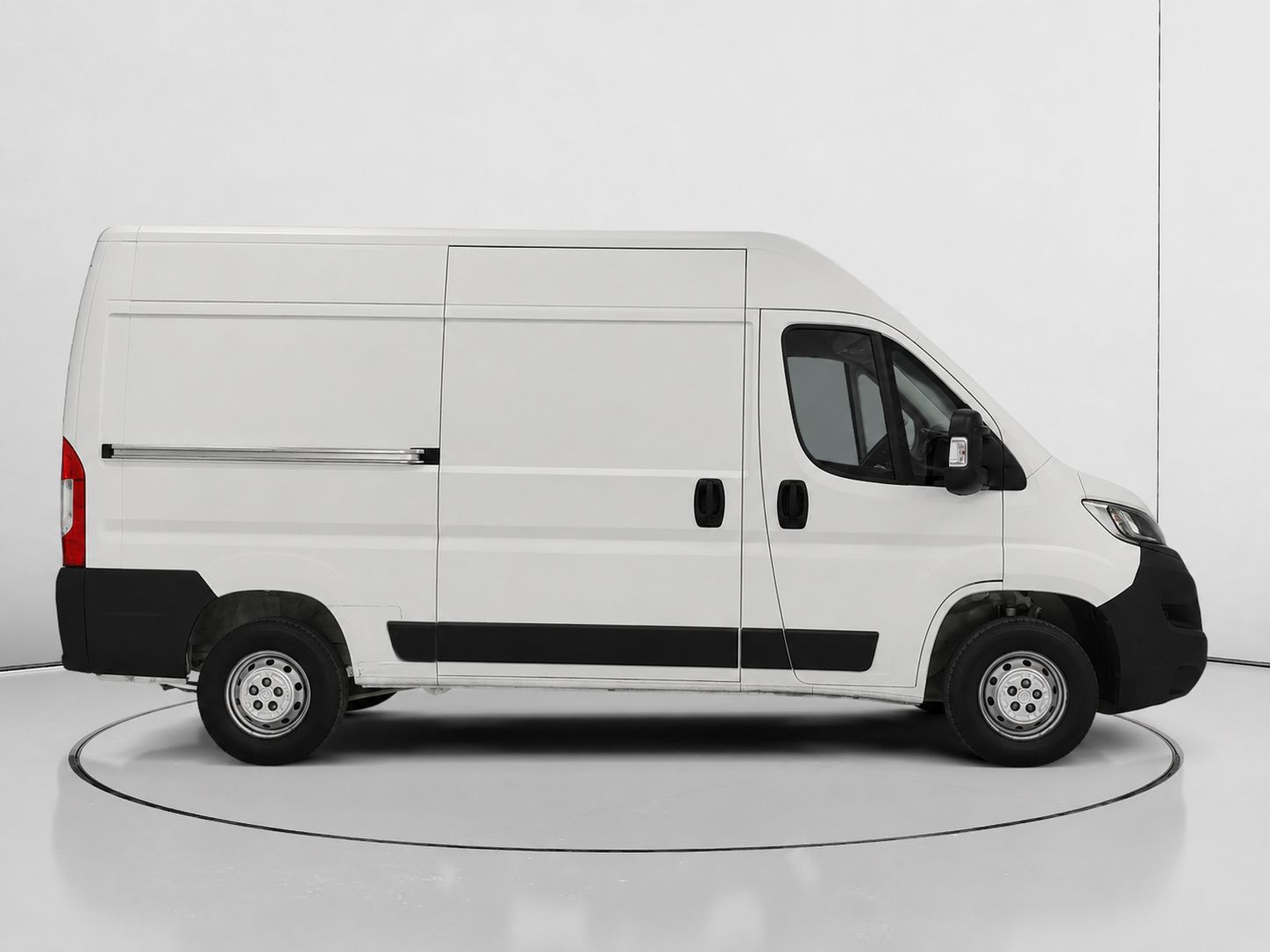 Opel Movano Furgón BlueHDi 140 Edition L2H2 3.500 - foto 2