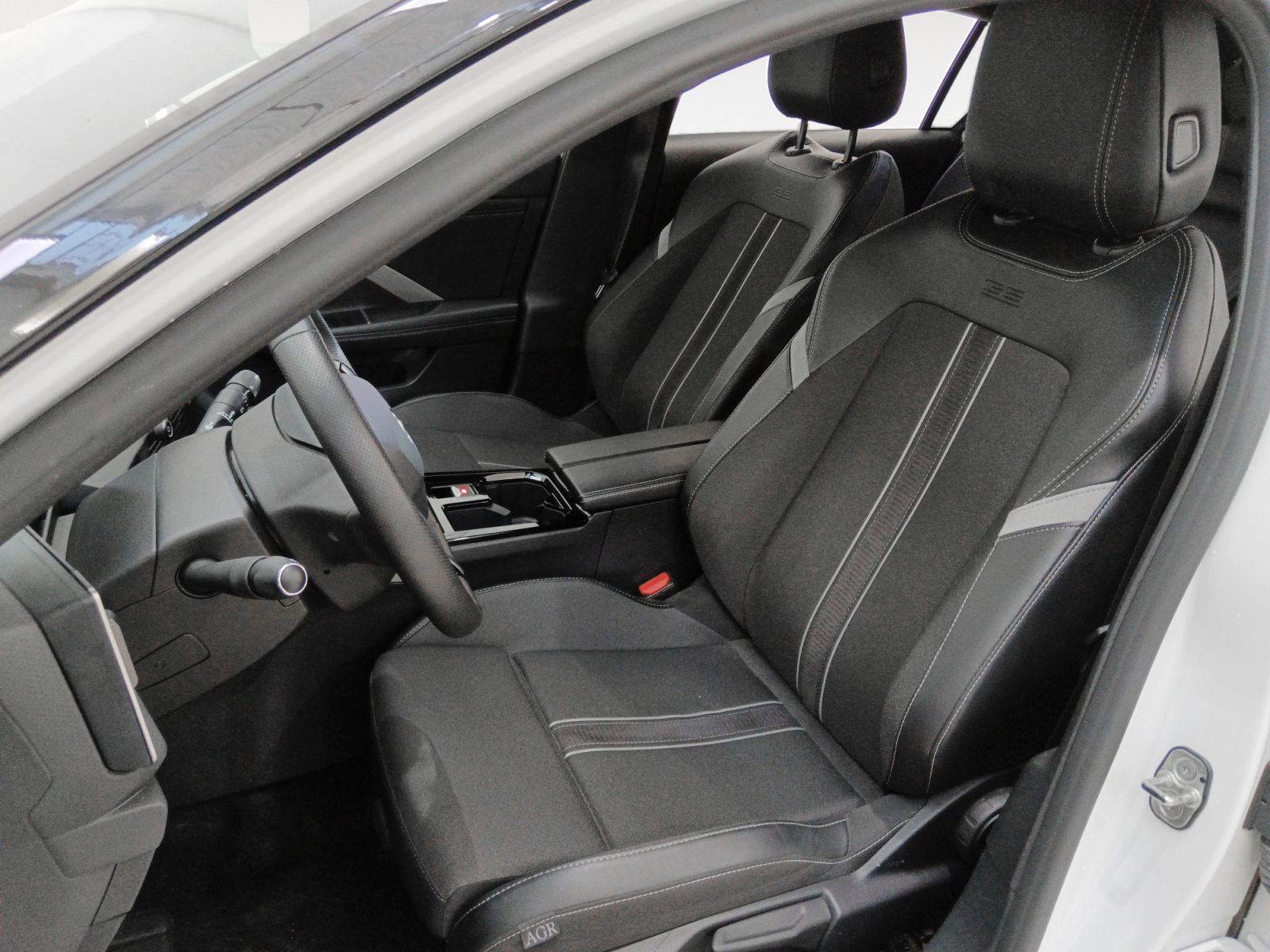 Opel Astra 1.2 Turbo XHT GS - foto 10