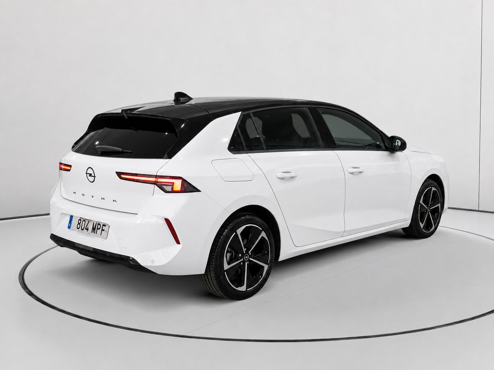 Opel Astra 1.2 Turbo XHT GS - foto 3